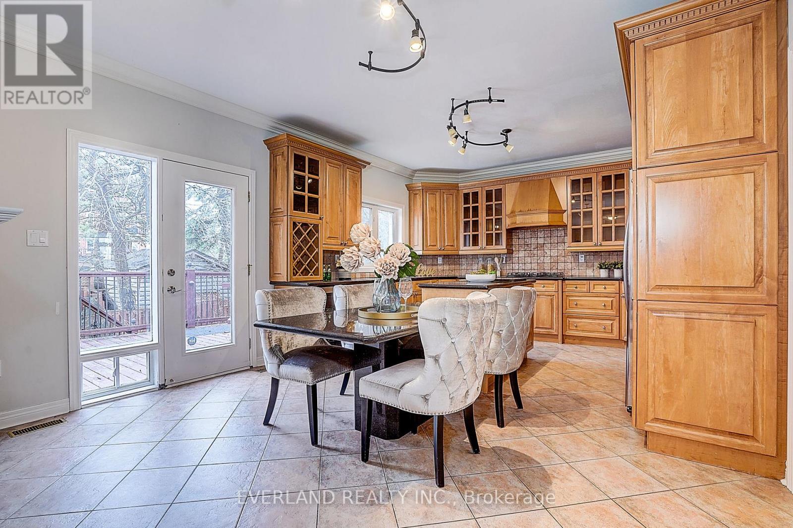 922 Best Circle, Newmarket, Ontario  L3X 2H8 - Photo 10 - N13010508