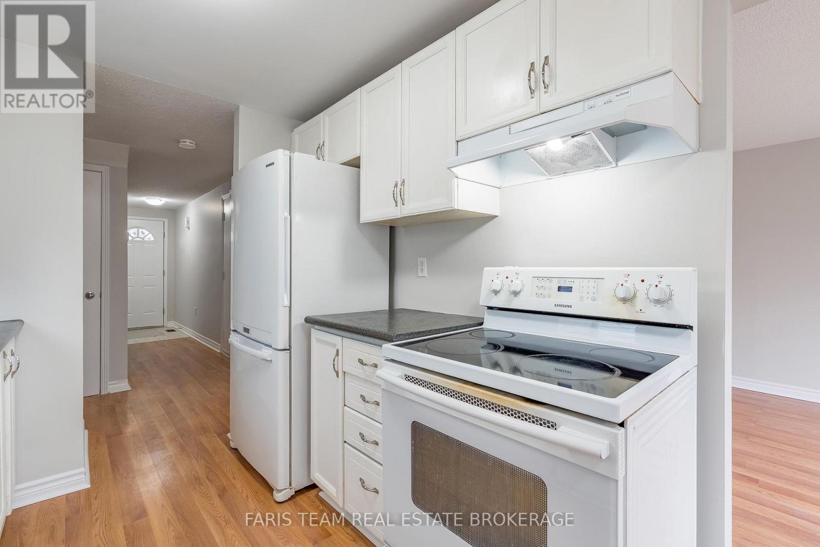 18 Argyle Road, Barrie, Ontario  L4N 6P9 - Photo 6 - S13010862