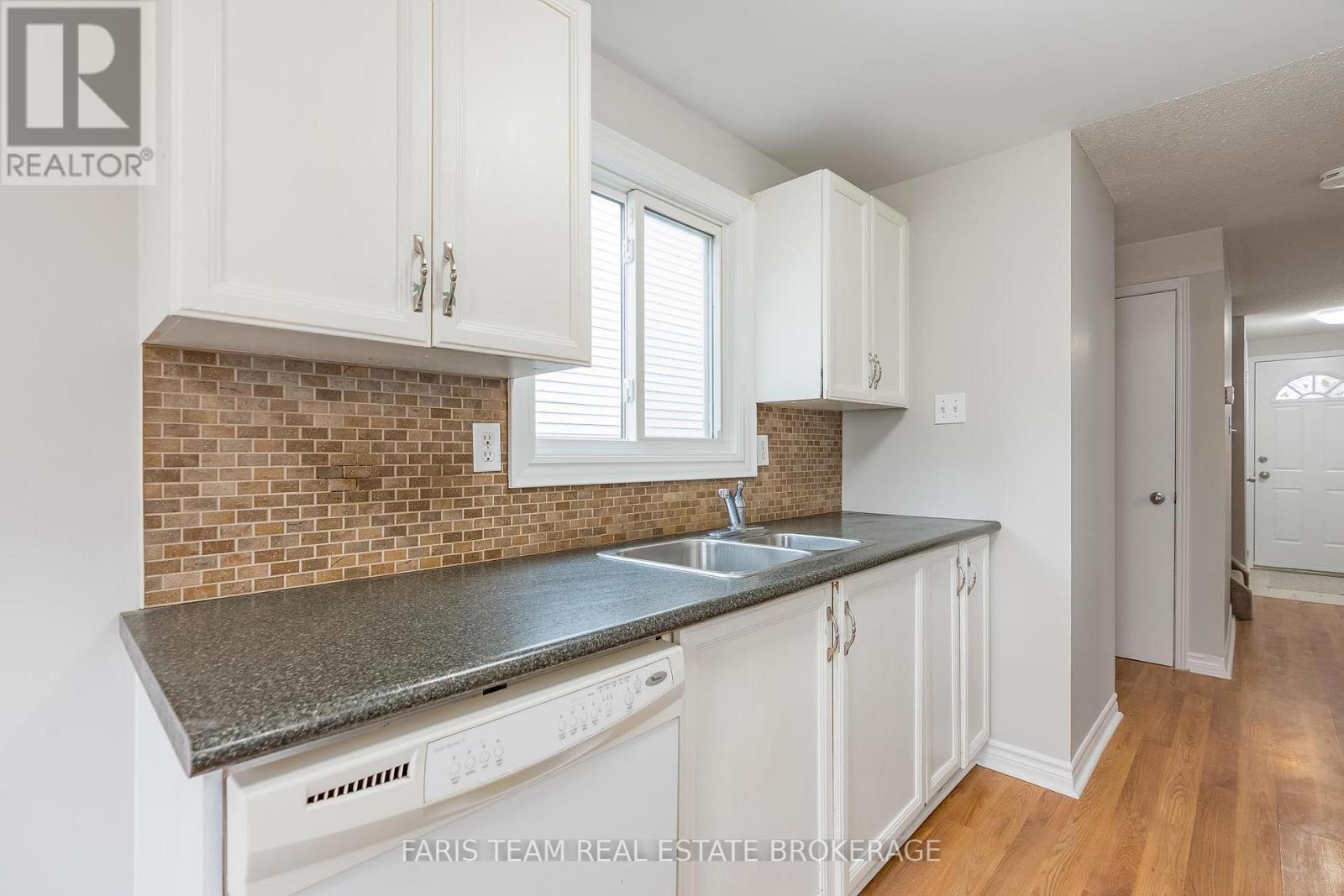 18 Argyle Road, Barrie, Ontario  L4N 6P9 - Photo 7 - S13010862