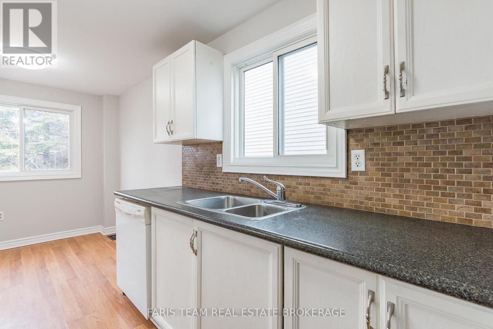 18 Argyle Road, Barrie, Ontario  L4N 6P9 - Photo 8 - S13010862