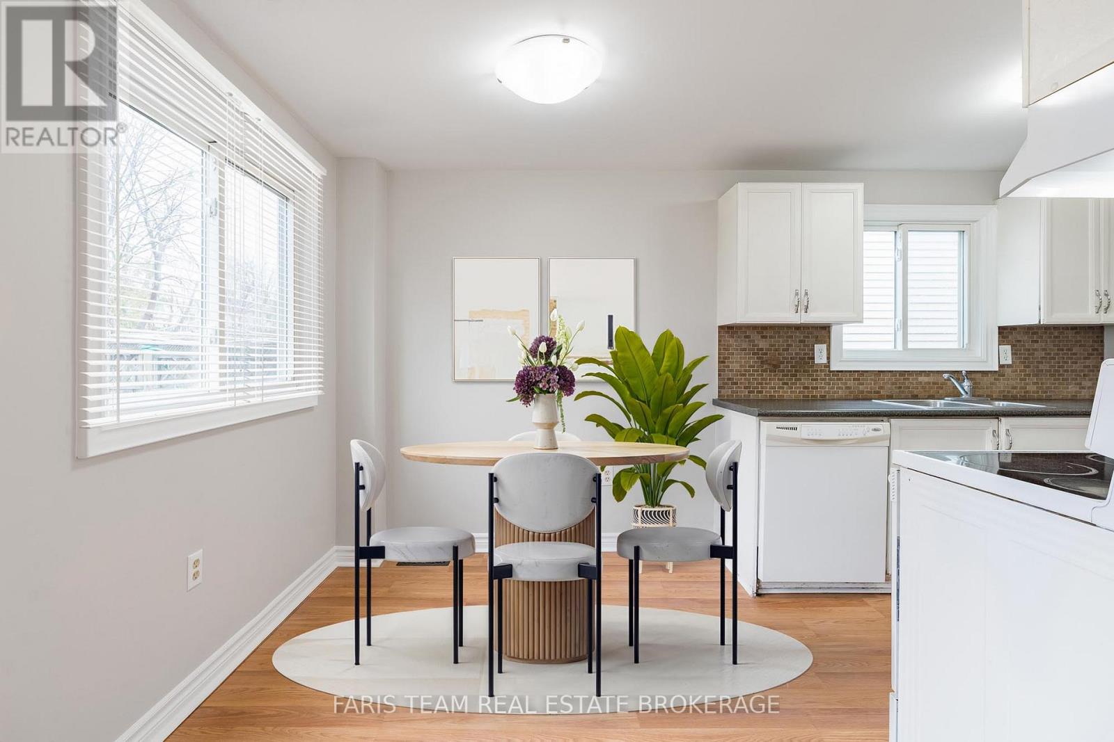 18 Argyle Road, Barrie, Ontario  L4N 6P9 - Photo 9 - S13010862