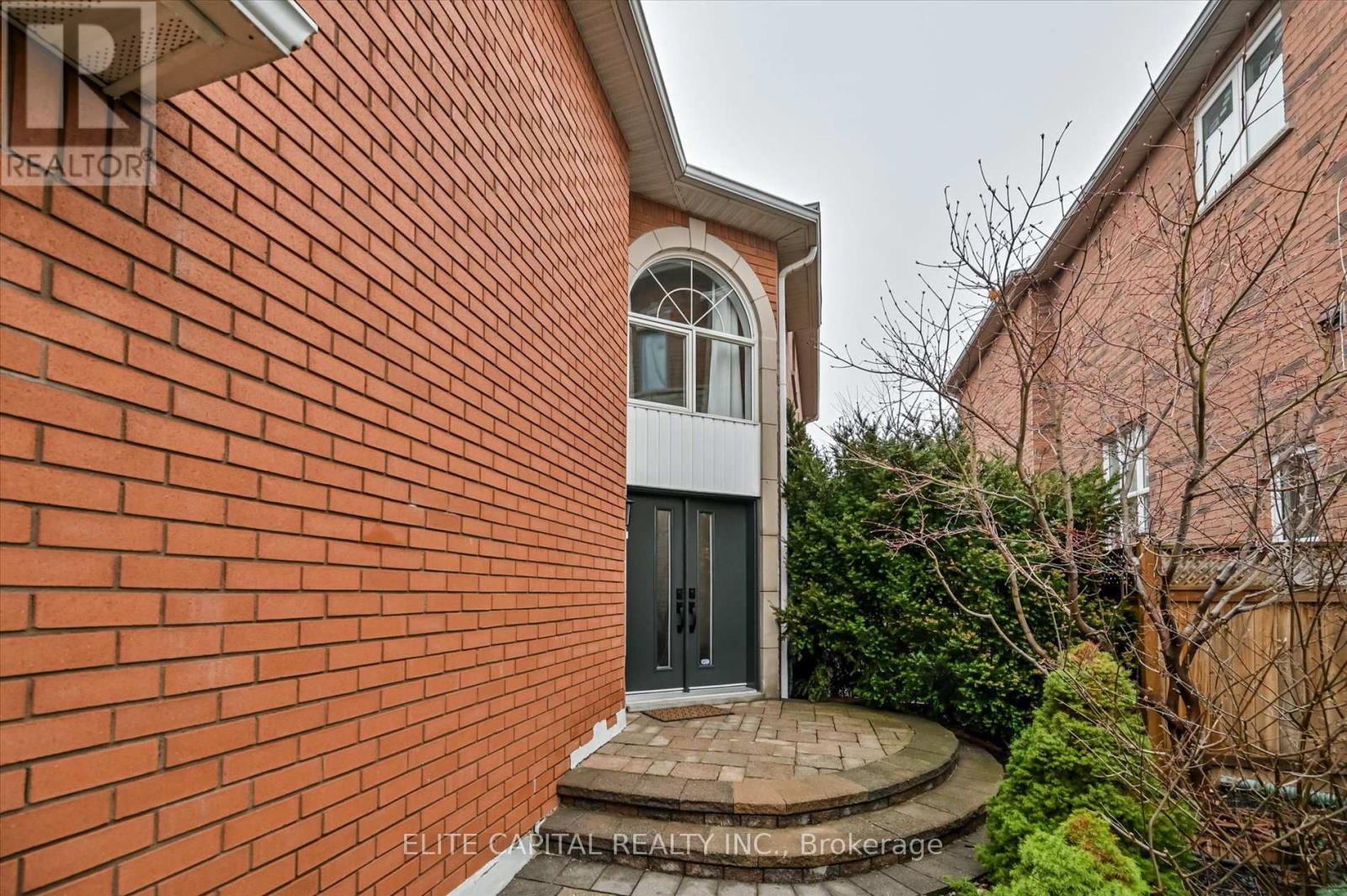 116 Redstone Road, Richmond Hill, Ontario  L4S 1T8 - Photo 4 - N13010614