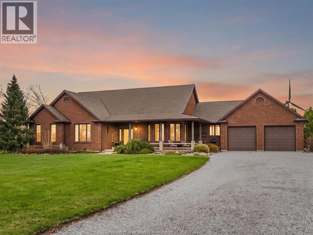 MLS# 26007877: 242 ROAD 10, Gosfield North, Canada