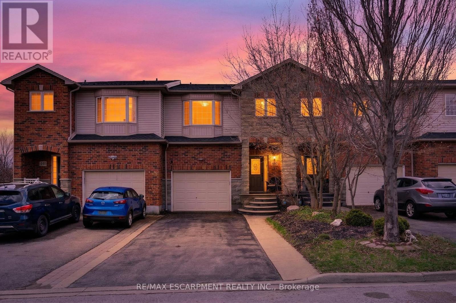 4138 Medland Drive, Burlington, Ontario  L7M 4Z8 - Photo 2 - W13009084