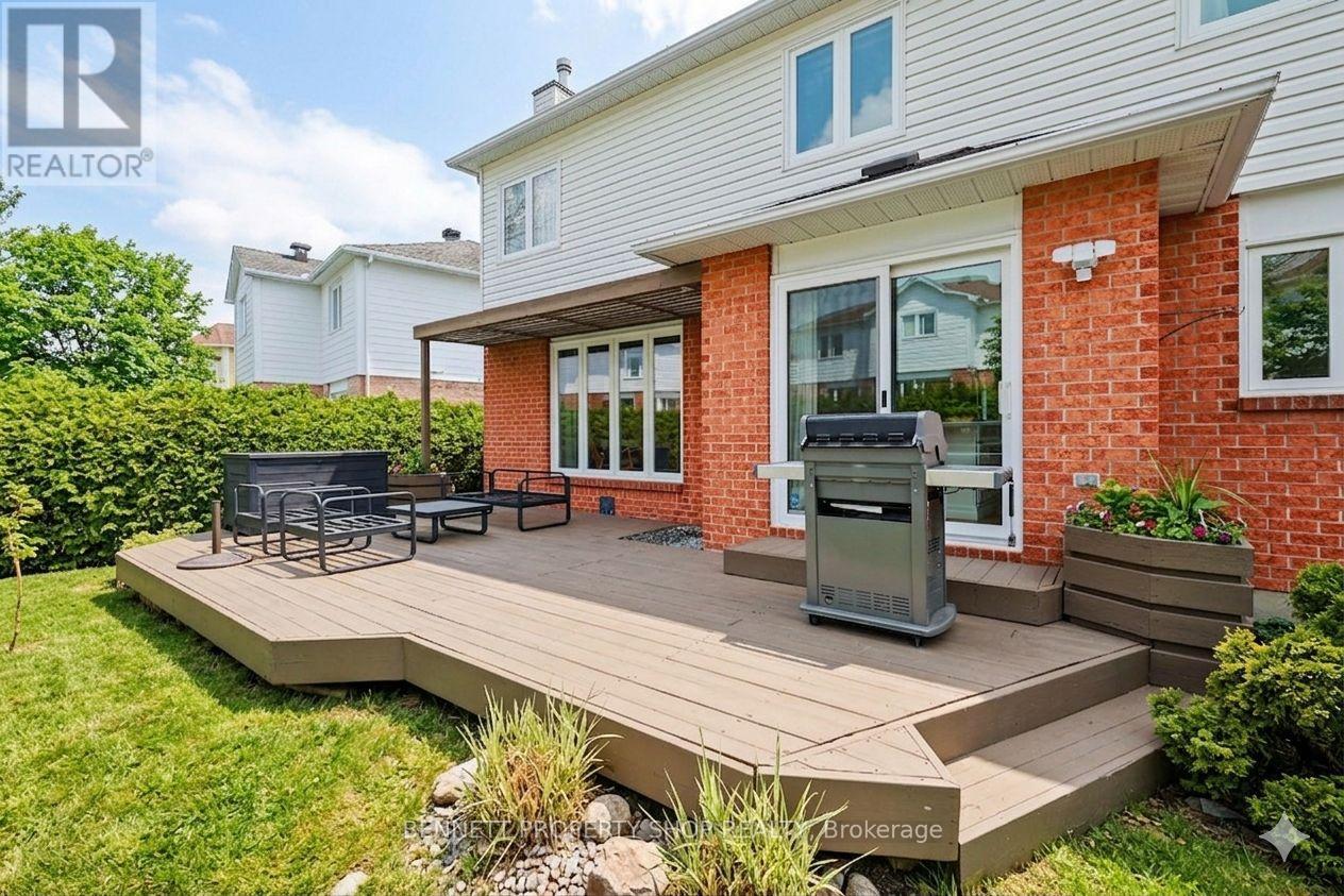 12 Sherk Crescent, Ottawa, Ontario  K2K 2L4 - Photo 32 - X12936900