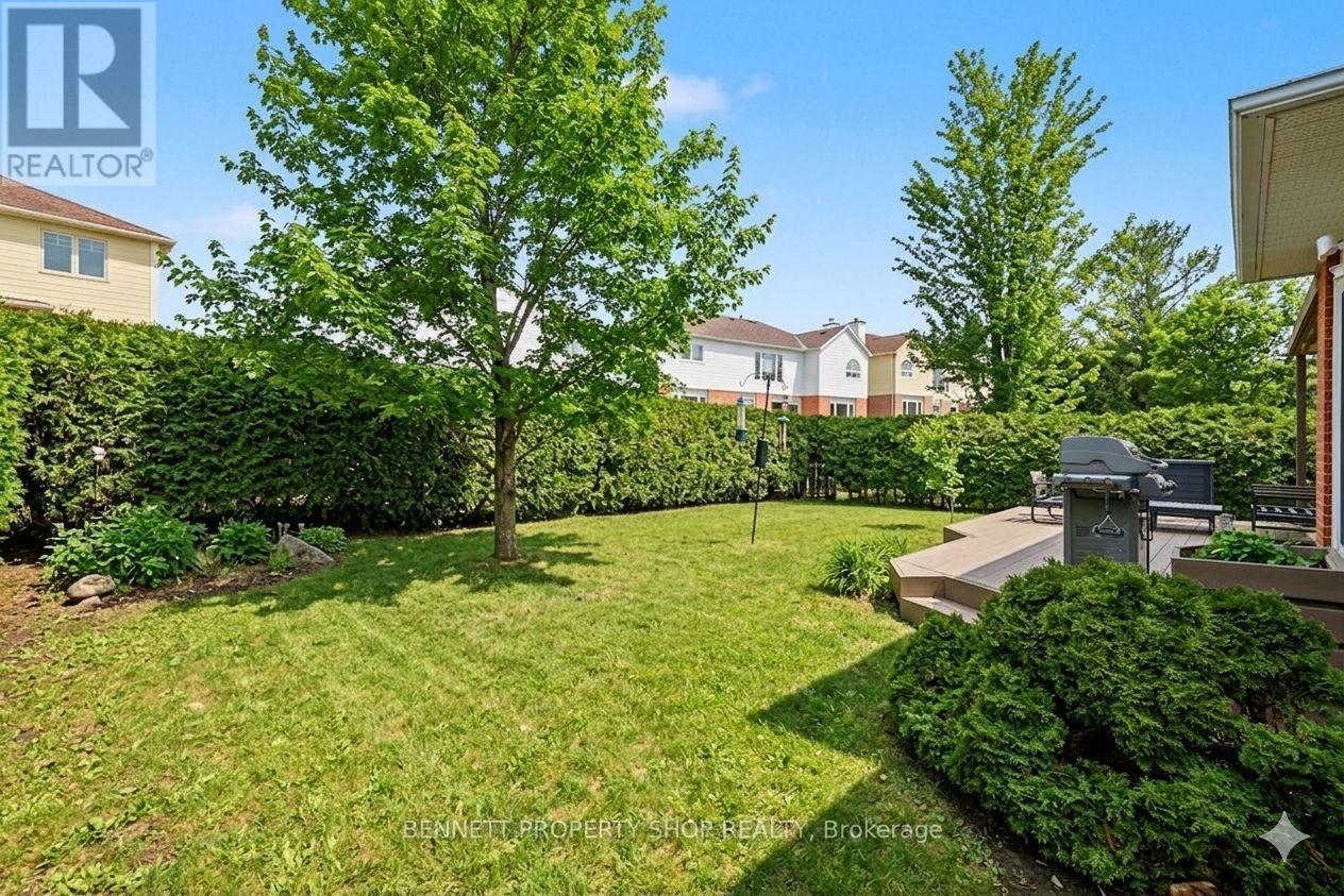 12 Sherk Crescent, Ottawa, Ontario  K2K 2L4 - Photo 30 - X12936900
