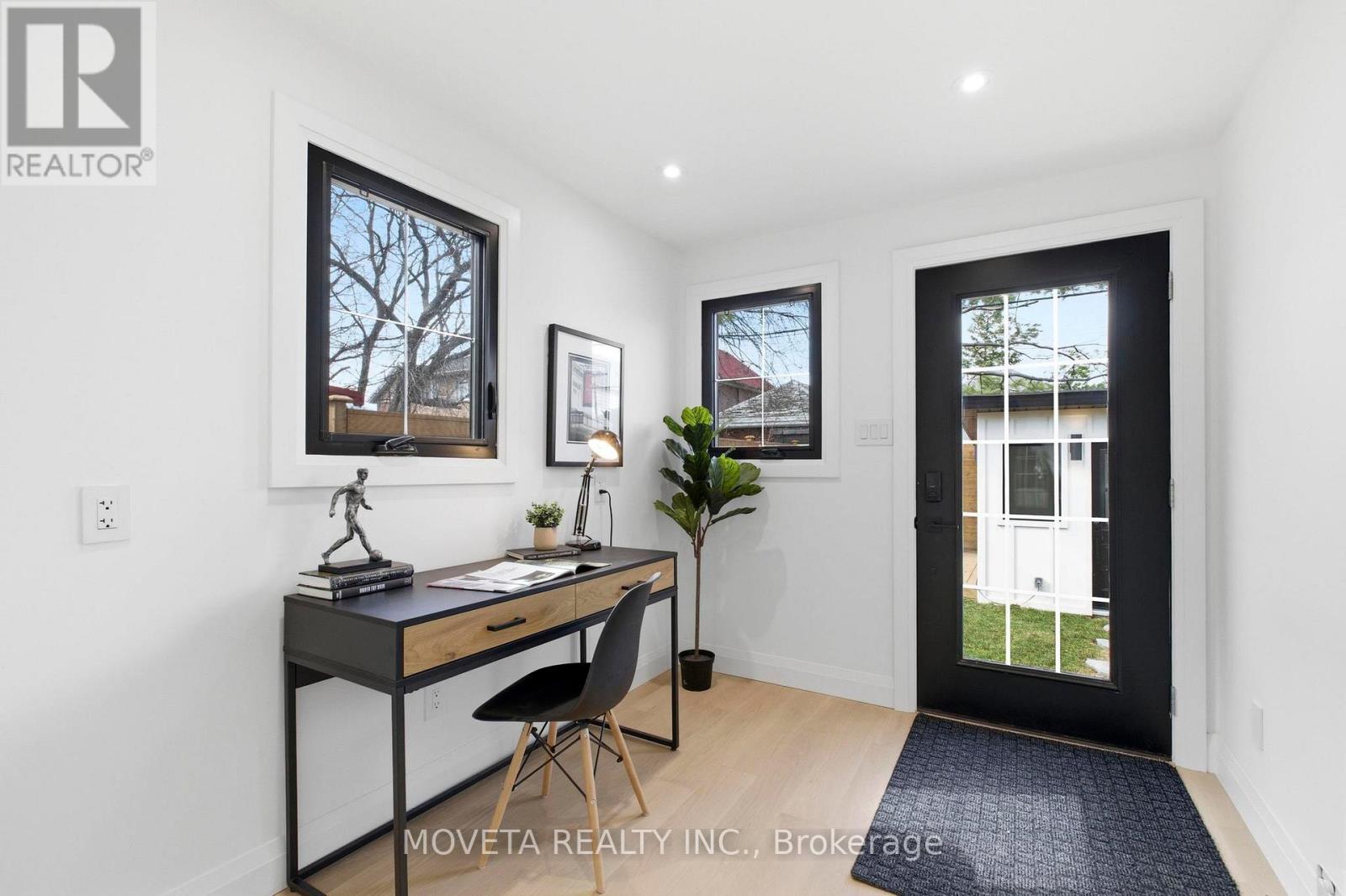 4 Mahoney Avenue, Toronto, Ontario  M6M 2H4 - Photo 17 - W13010812