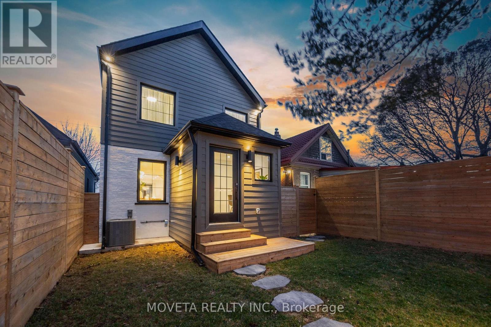 4 Mahoney Avenue, Toronto, Ontario  M6M 2H4 - Photo 3 - W13010812