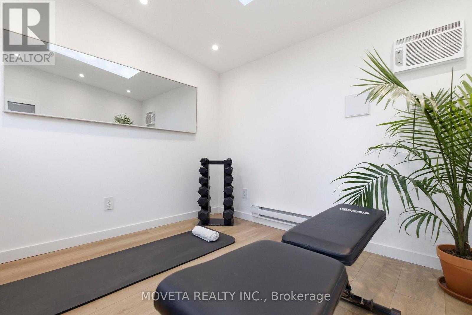 4 Mahoney Avenue, Toronto, Ontario  M6M 2H4 - Photo 39 - W13010812