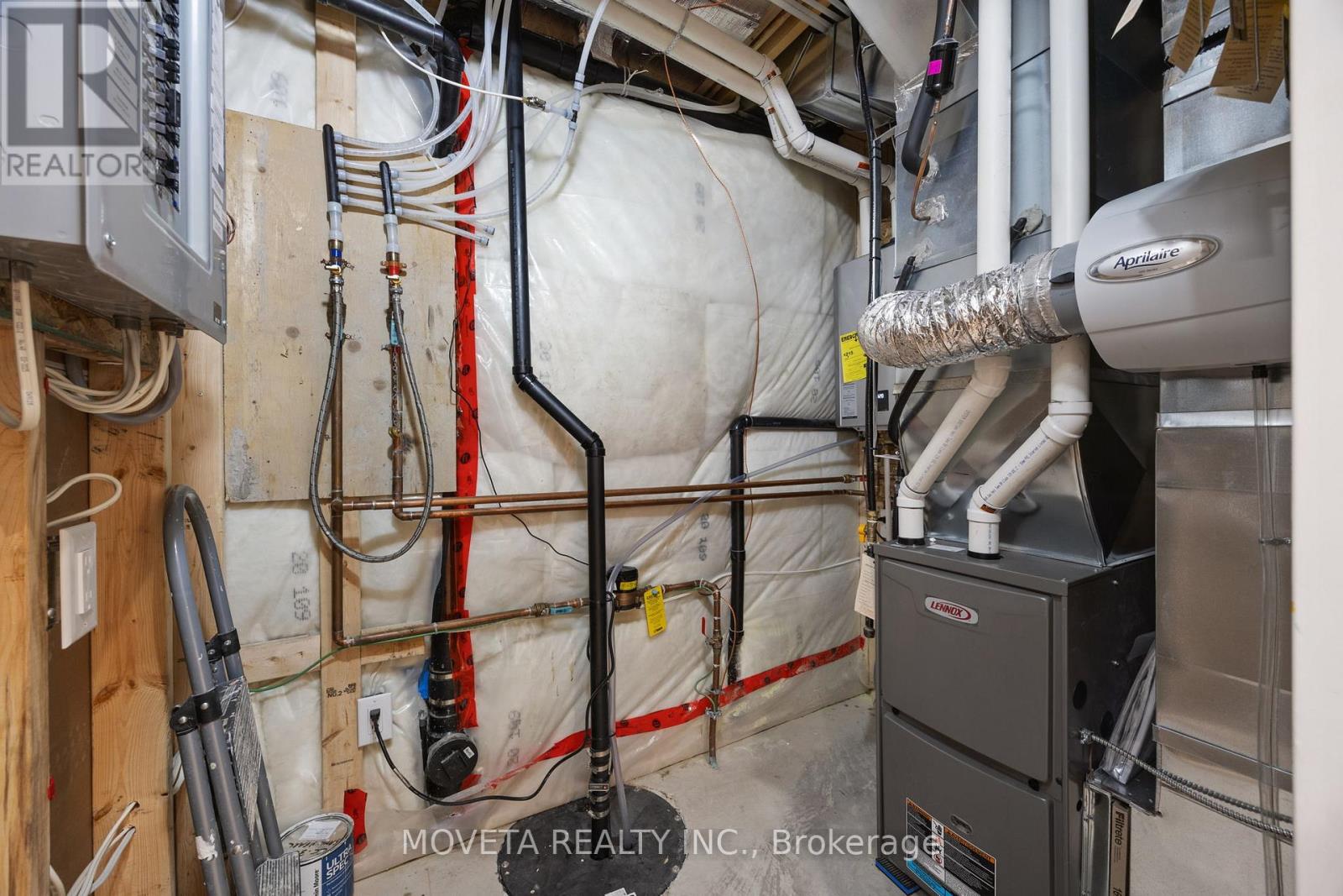 4 Mahoney Avenue, Toronto, Ontario  M6M 2H4 - Photo 49 - W13010812