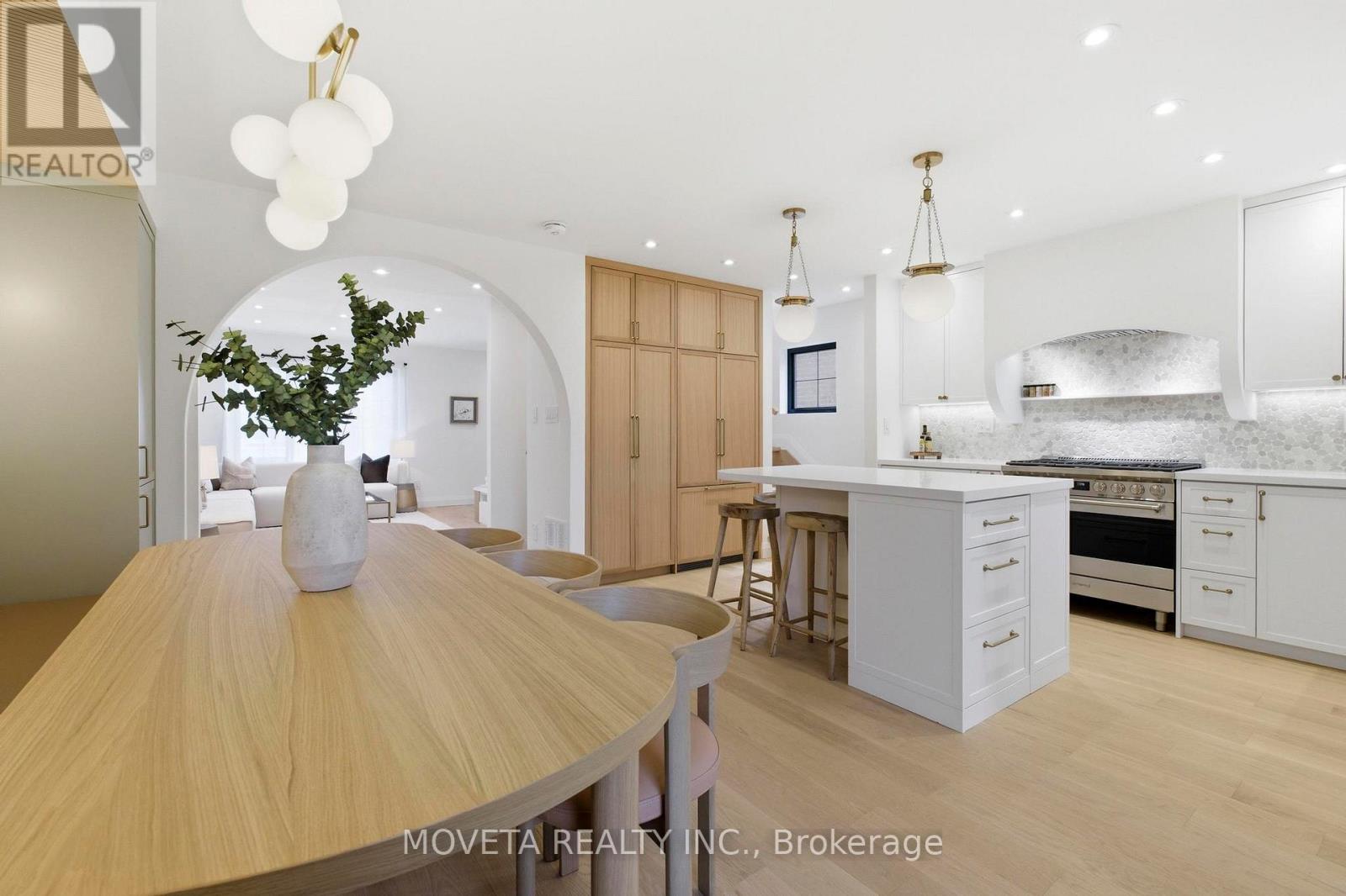 4 Mahoney Avenue, Toronto, Ontario  M6M 2H4 - Photo 8 - W13010812