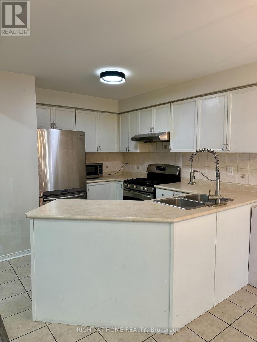 5950 Shelford Terrace, Mississauga, Ontario  L5M 6K3 - Photo 11 - W13010826