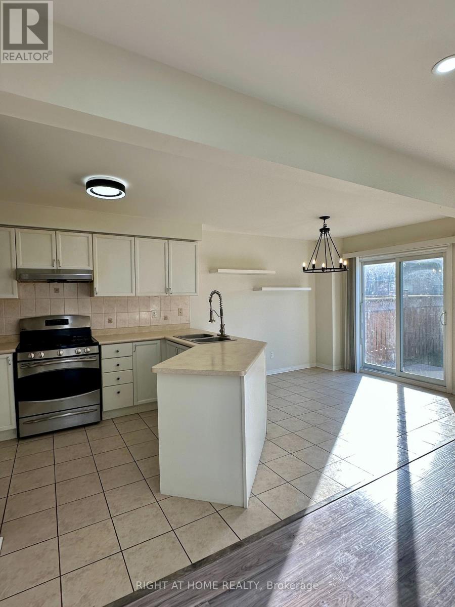 5950 Shelford Terrace, Mississauga, Ontario  L5M 6K3 - Photo 12 - W13010826