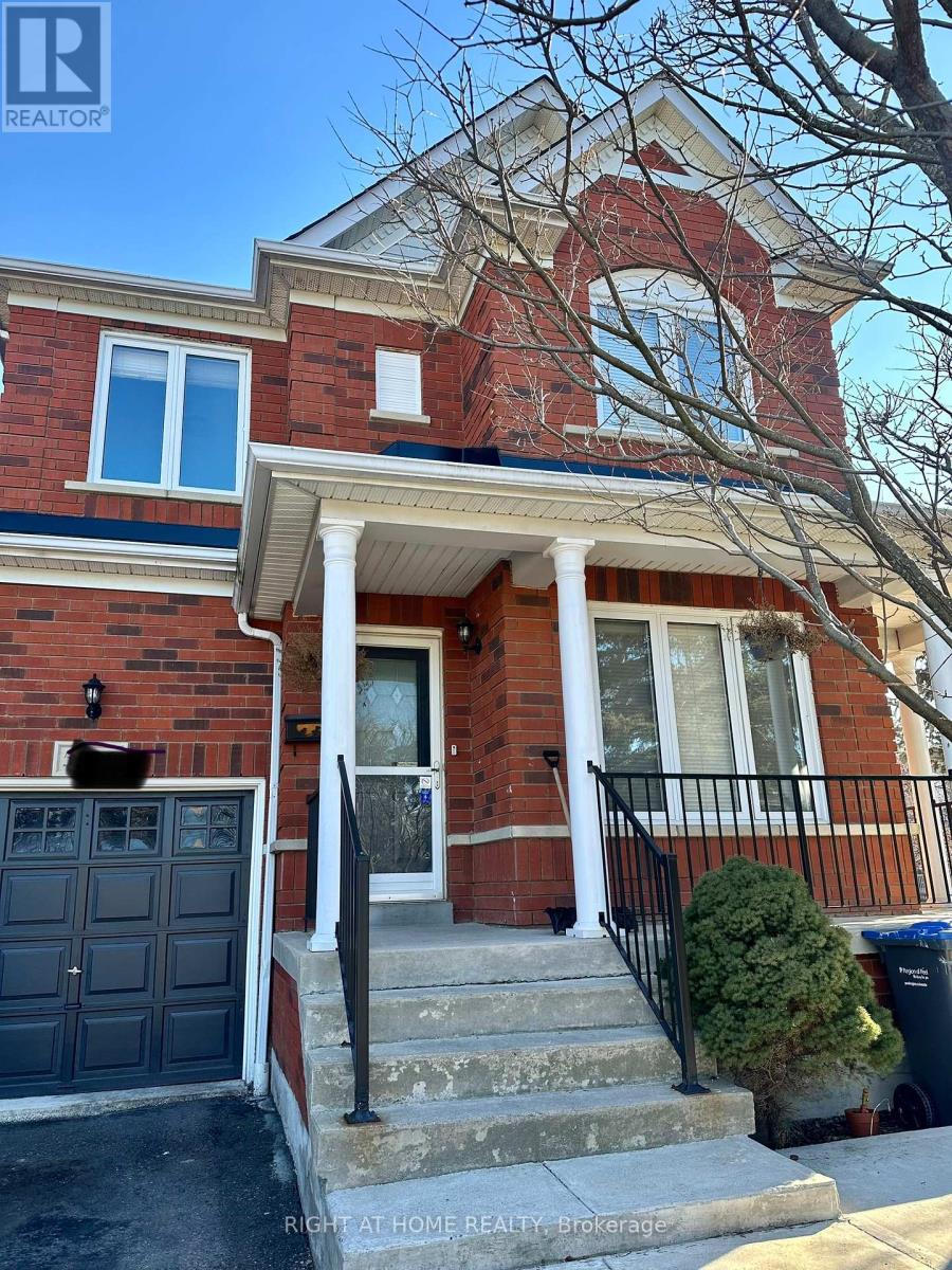 5950 Shelford Terrace, Mississauga, Ontario  L5M 6K3 - Photo 2 - W13010826