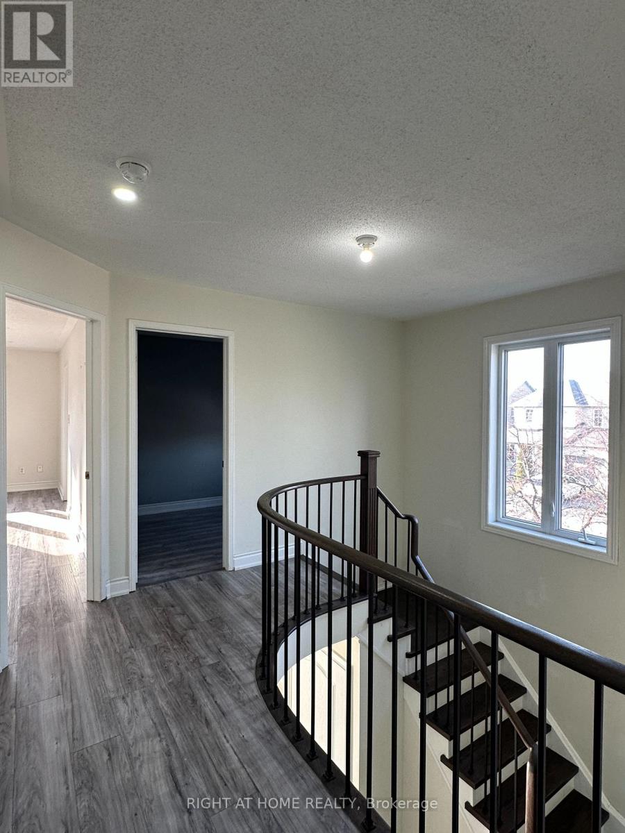 5950 Shelford Terrace, Mississauga, Ontario  L5M 6K3 - Photo 28 - W13010826