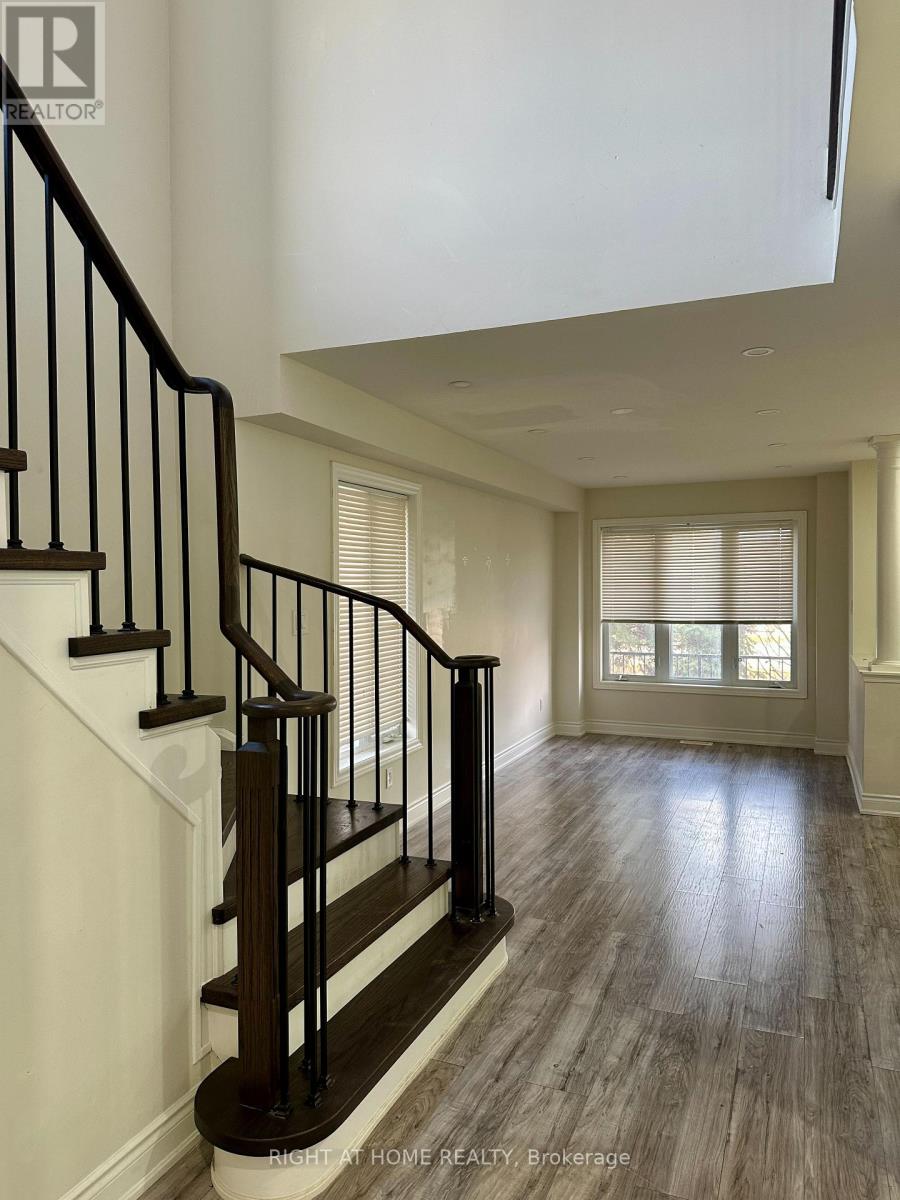 5950 Shelford Terrace, Mississauga, Ontario  L5M 6K3 - Photo 7 - W13010826