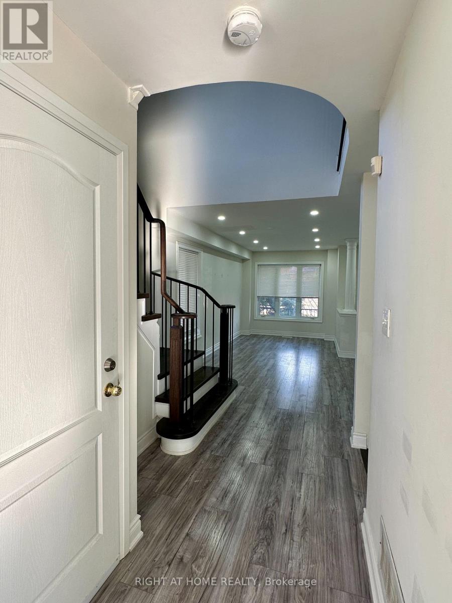 5950 Shelford Terrace, Mississauga, Ontario  L5M 6K3 - Photo 8 - W13010826