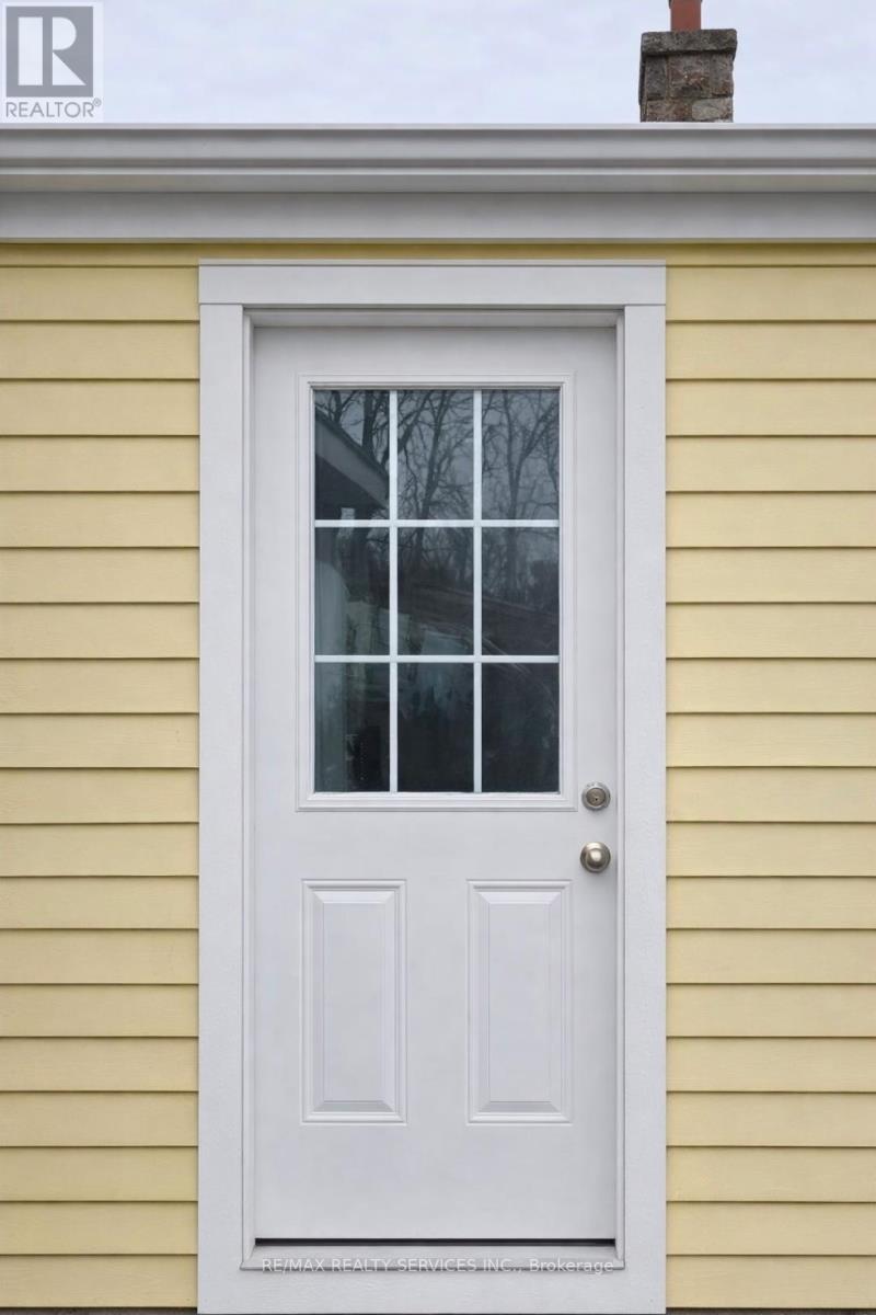 D - 698 6 Highway, Hamilton, Ontario  L8N 2Z7 - Photo 2 - X13010866