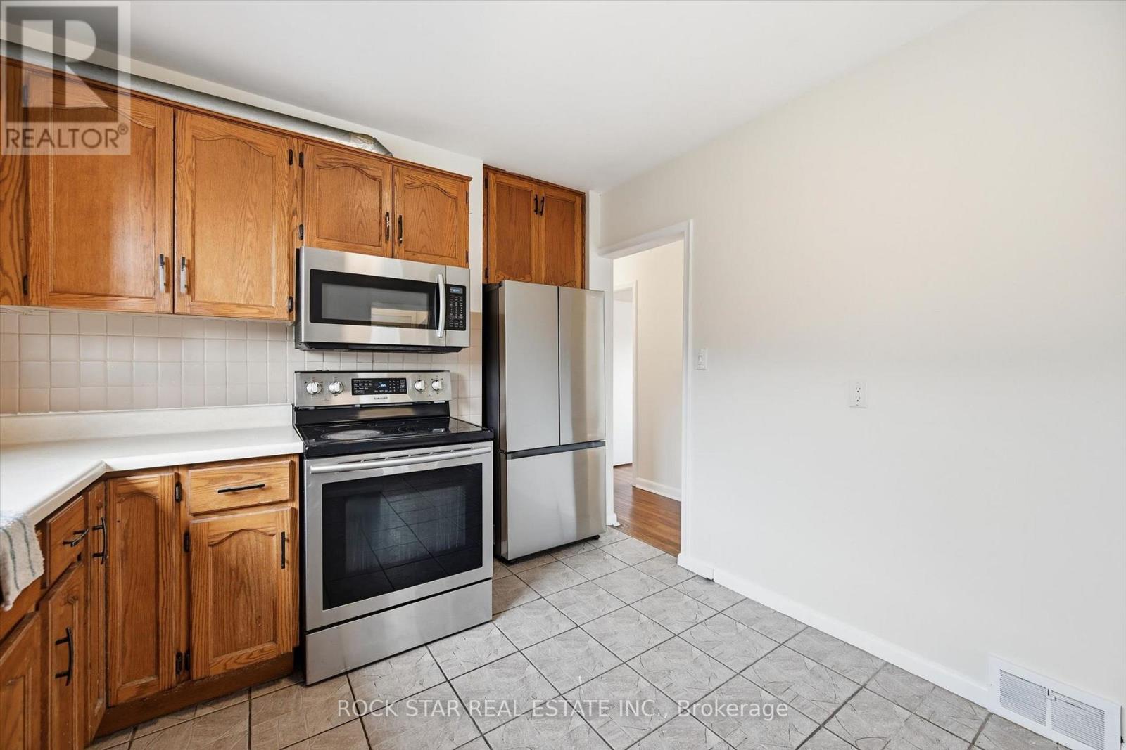 324 East 33rd Street, Hamilton, Ontario  L8V 3T8 - Photo 10 - X13010928