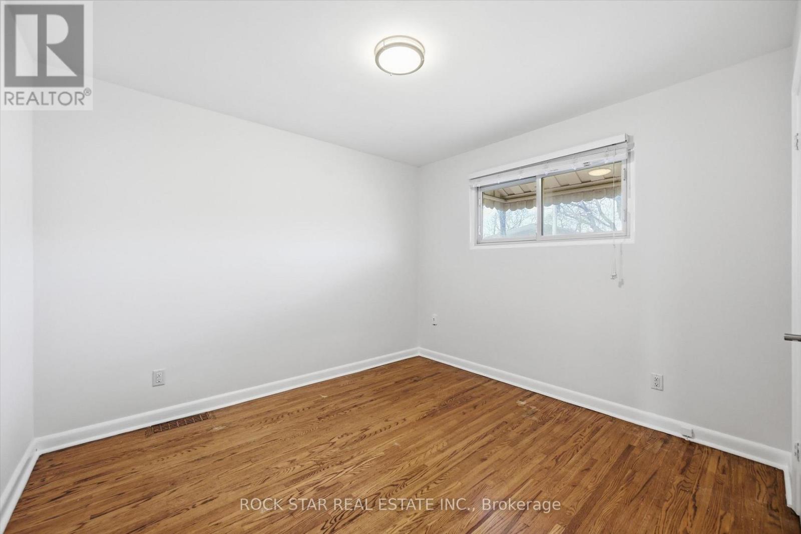 324 East 33rd Street, Hamilton, Ontario  L8V 3T8 - Photo 14 - X13010928