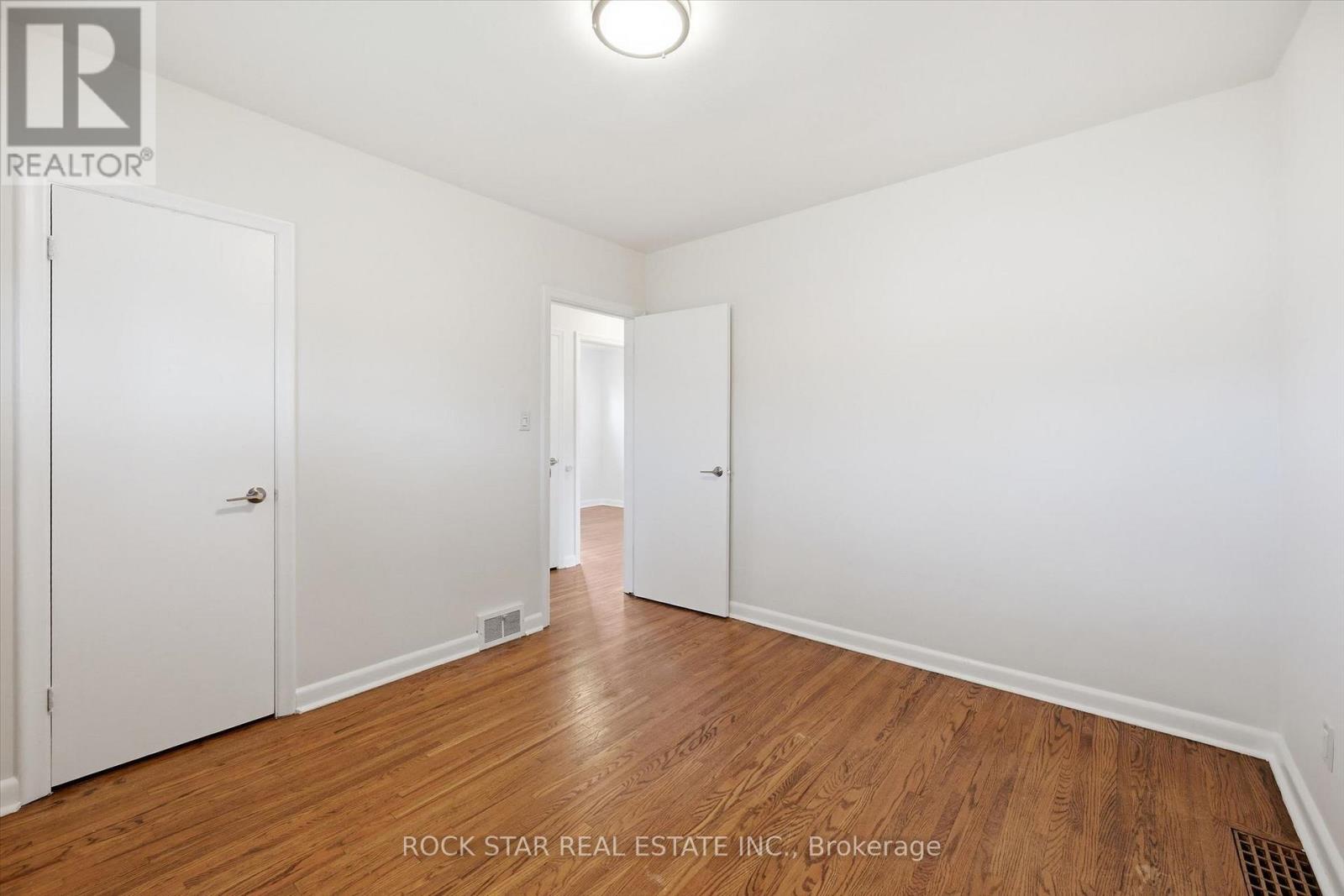 324 East 33rd Street, Hamilton, Ontario  L8V 3T8 - Photo 15 - X13010928