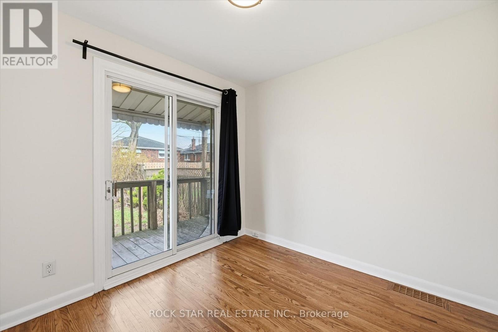 324 East 33rd Street, Hamilton, Ontario  L8V 3T8 - Photo 16 - X13010928