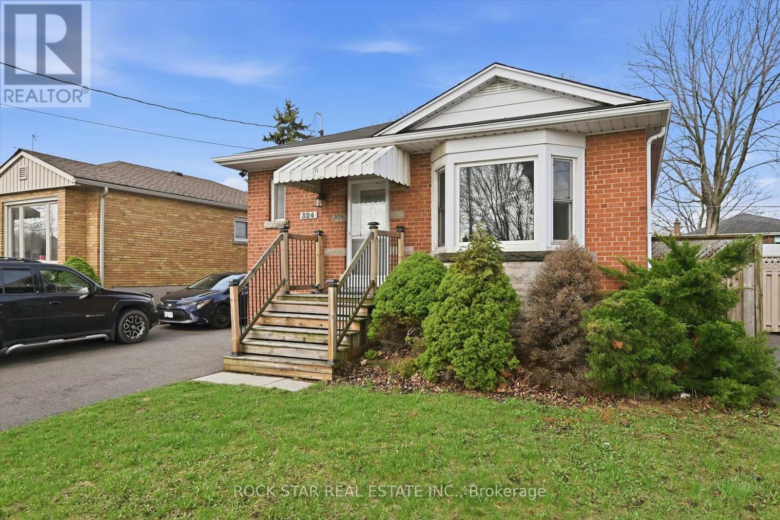 324 East 33rd Street, Hamilton, Ontario  L8V 3T8 - Photo 3 - X13010928