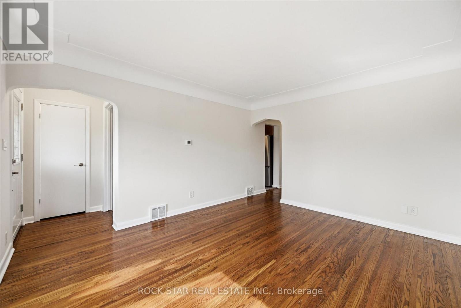 324 East 33rd Street, Hamilton, Ontario  L8V 3T8 - Photo 7 - X13010928