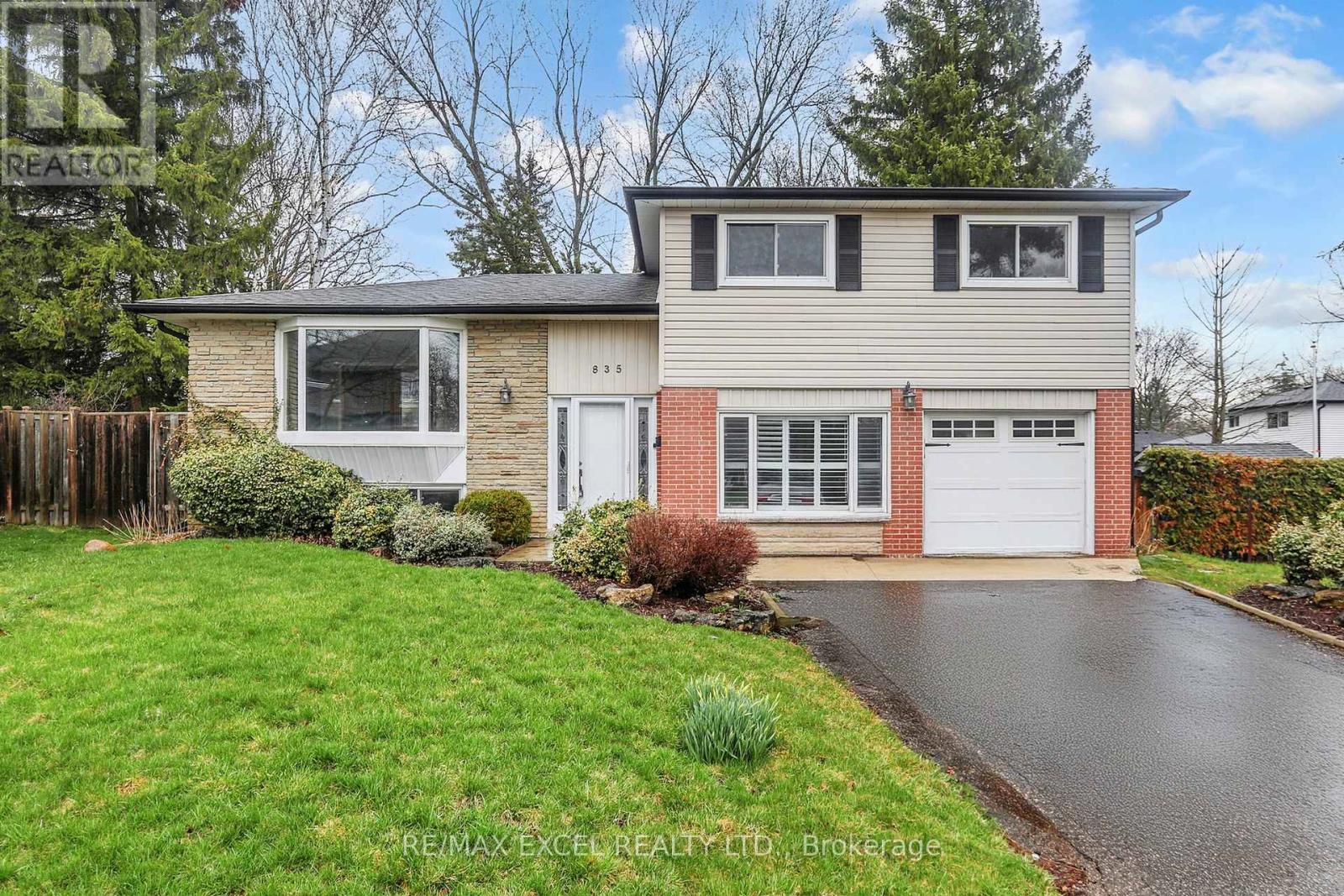 835 LEGGE COURT, Newmarket, Ontario