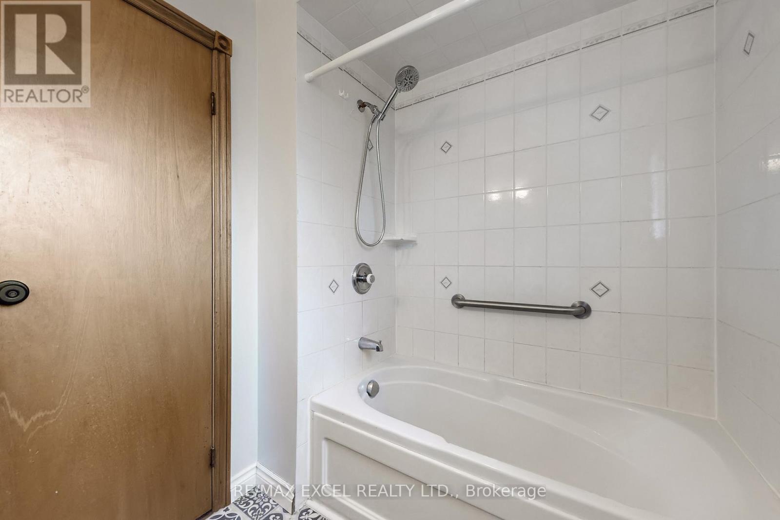 835 Legge Court, Newmarket, Ontario  L3Y 3J1 - Photo 28 - N12991508