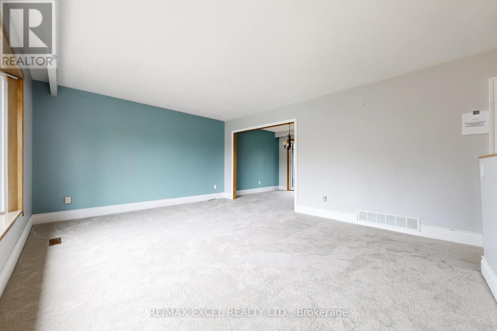 835 Legge Court, Newmarket, Ontario  L3Y 3J1 - Photo 10 - N12991508