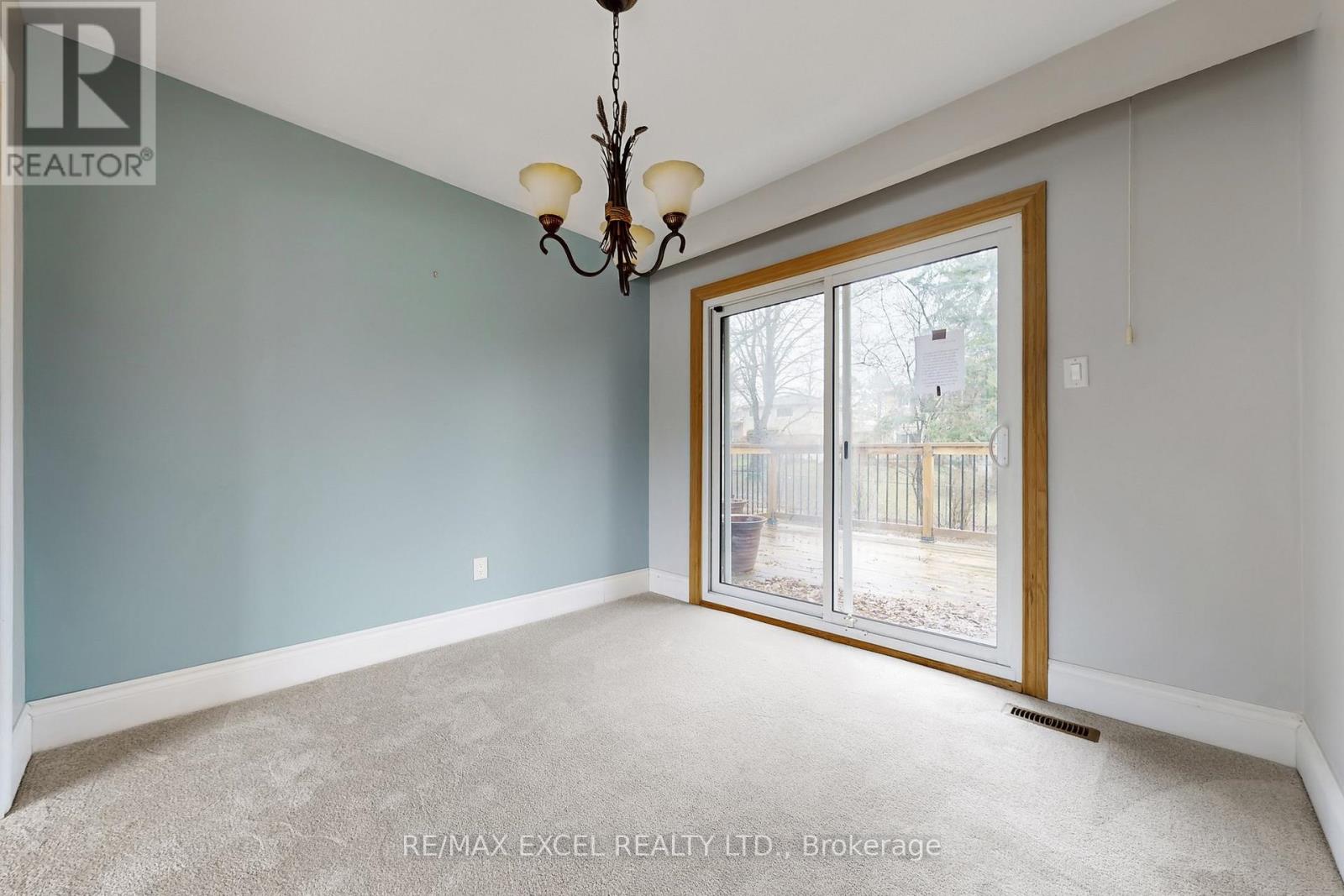 835 Legge Court, Newmarket, Ontario  L3Y 3J1 - Photo 12 - N12991508