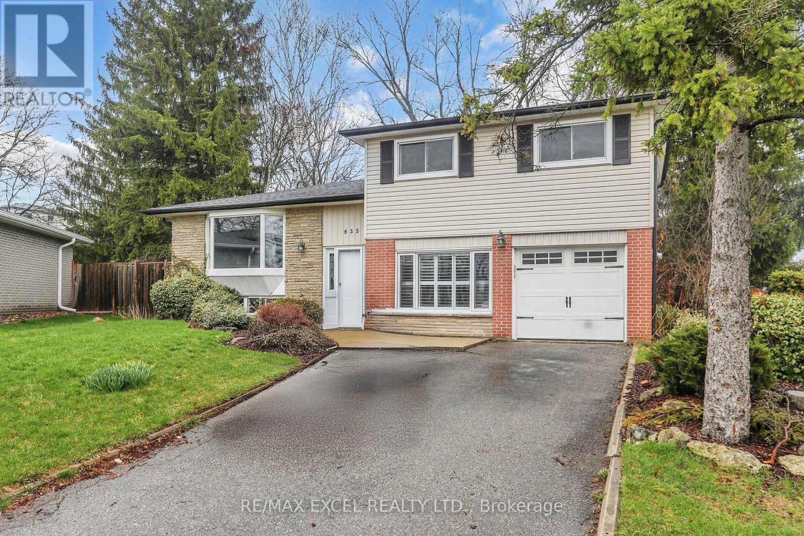 835 Legge Court, Newmarket, Ontario  L3Y 3J1 - Photo 2 - N12991508