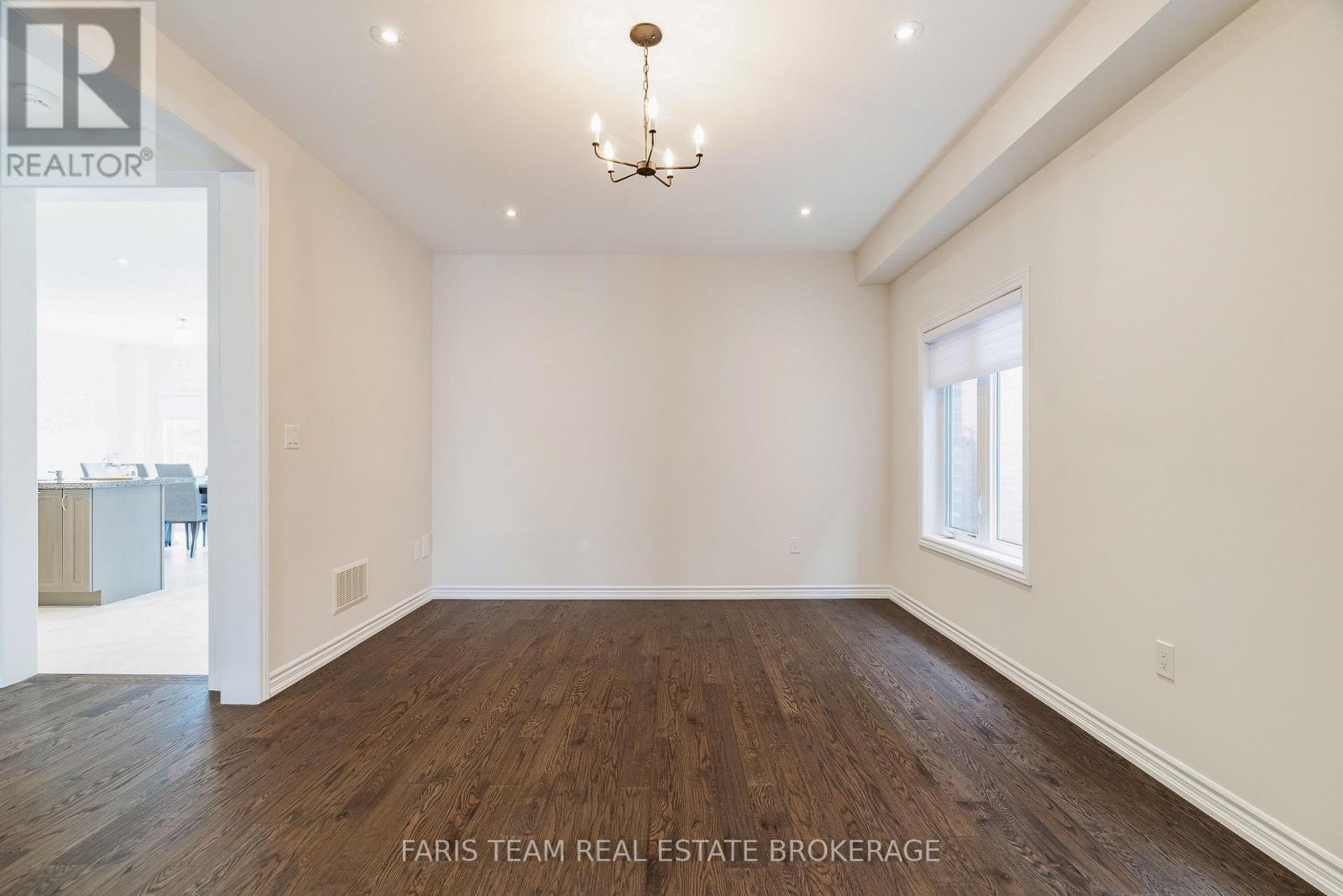 1559 Farrow Crescent, Innisfil, Ontario  L9S 0L6 - Photo 17 - N12994818