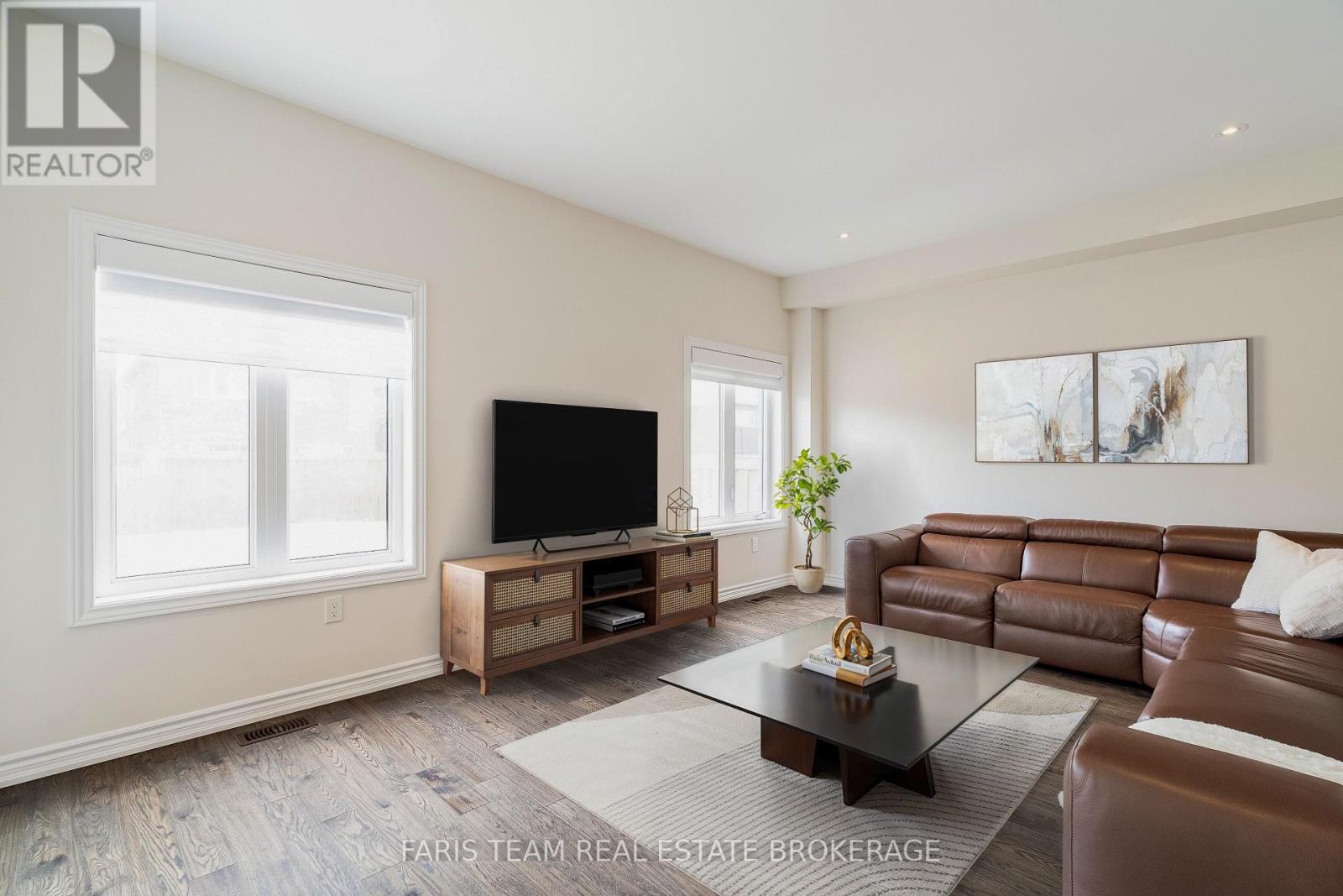 1559 Farrow Crescent, Innisfil, Ontario  L9S 0L6 - Photo 19 - N12994818