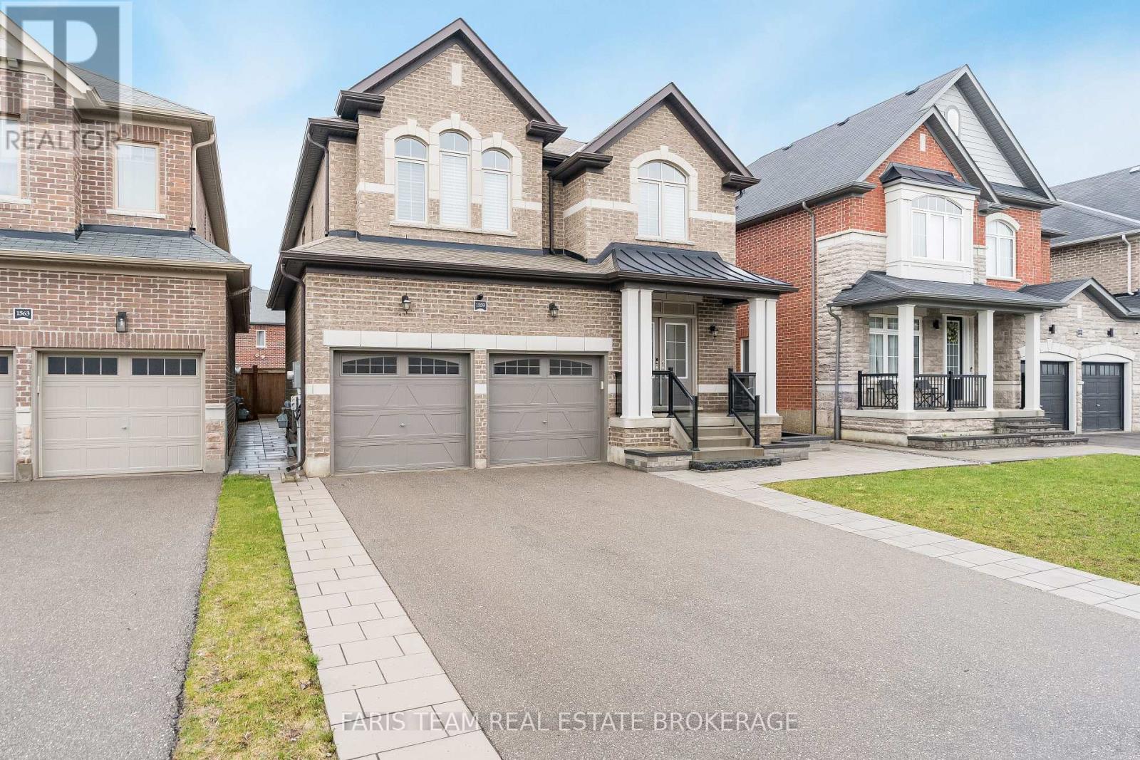 1559 Farrow Crescent, Innisfil, Ontario  L9S 0L6 - Photo 3 - N12994818