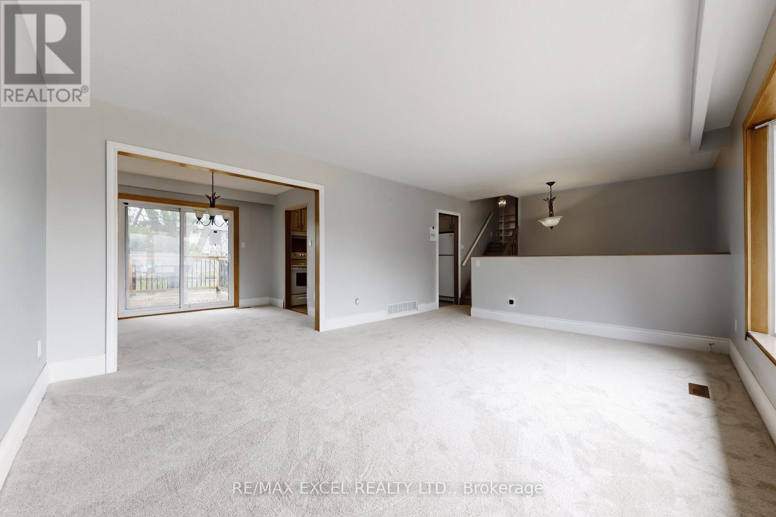 835 Legge Court, Newmarket, Ontario  L3Y 3J1 - Photo 9 - N12991508