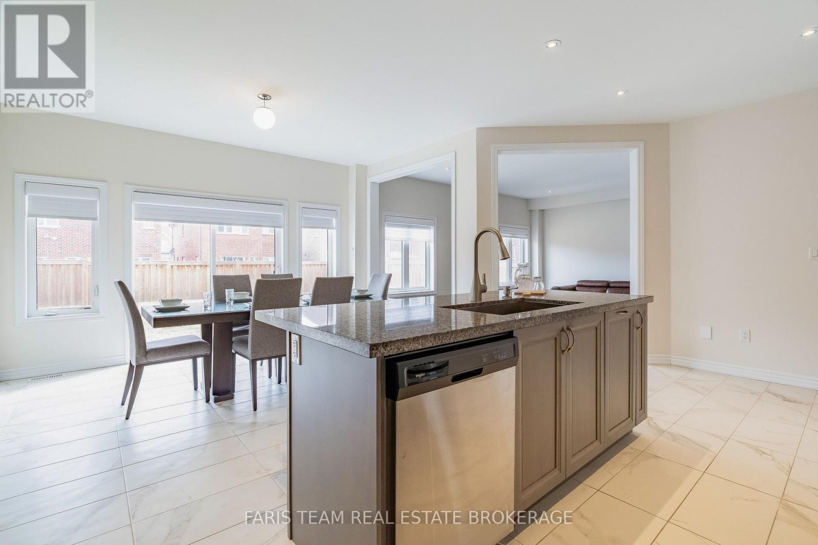 1559 Farrow Crescent, Innisfil, Ontario  L9S 0L6 - Photo 12 - N12994818