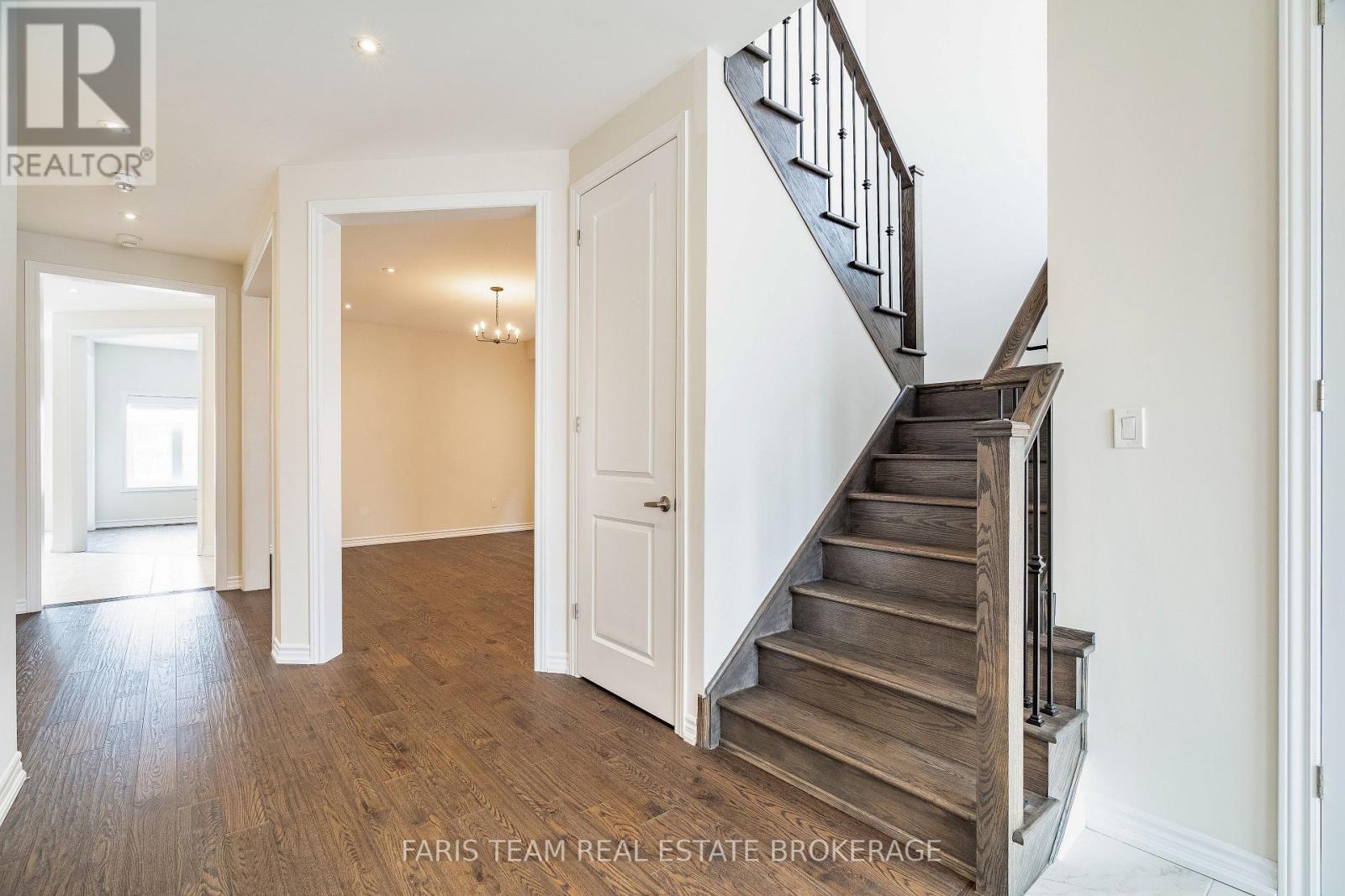 1559 Farrow Crescent, Innisfil, Ontario  L9S 0L6 - Photo 23 - N12994818