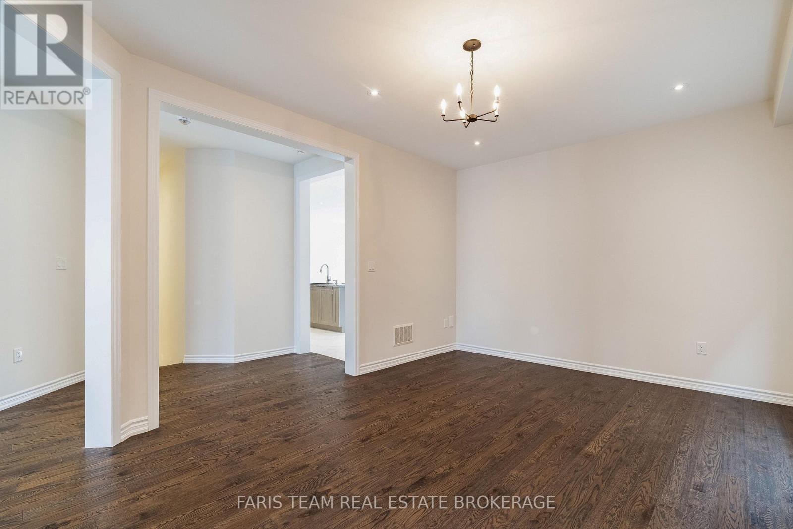 1559 Farrow Crescent, Innisfil, Ontario  L9S 0L6 - Photo 18 - N12994818