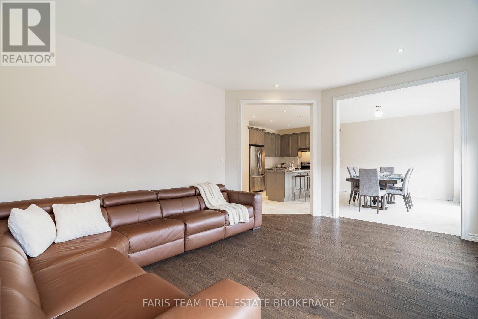 1559 Farrow Crescent, Innisfil, Ontario  L9S 0L6 - Photo 21 - N12994818