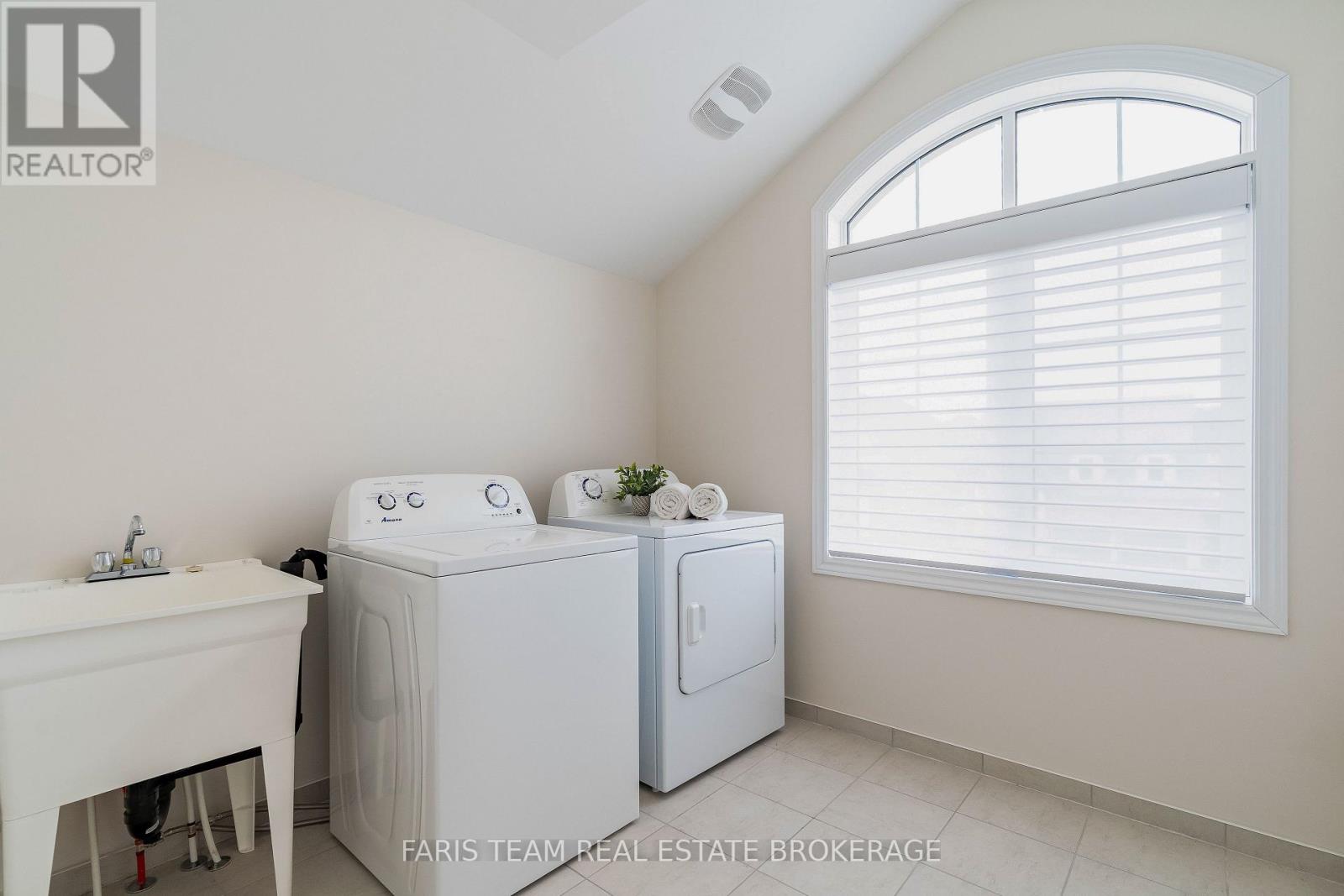 1559 Farrow Crescent, Innisfil, Ontario  L9S 0L6 - Photo 40 - N12994818