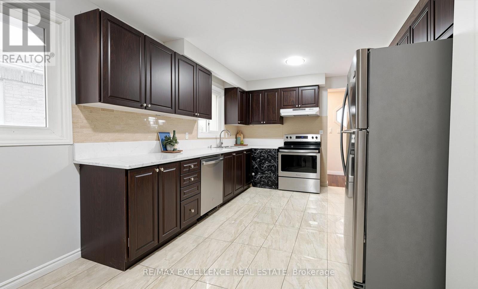 44 Fallway Road, Brampton, Ontario  L6V 3H2 - Photo 4 - W13009204