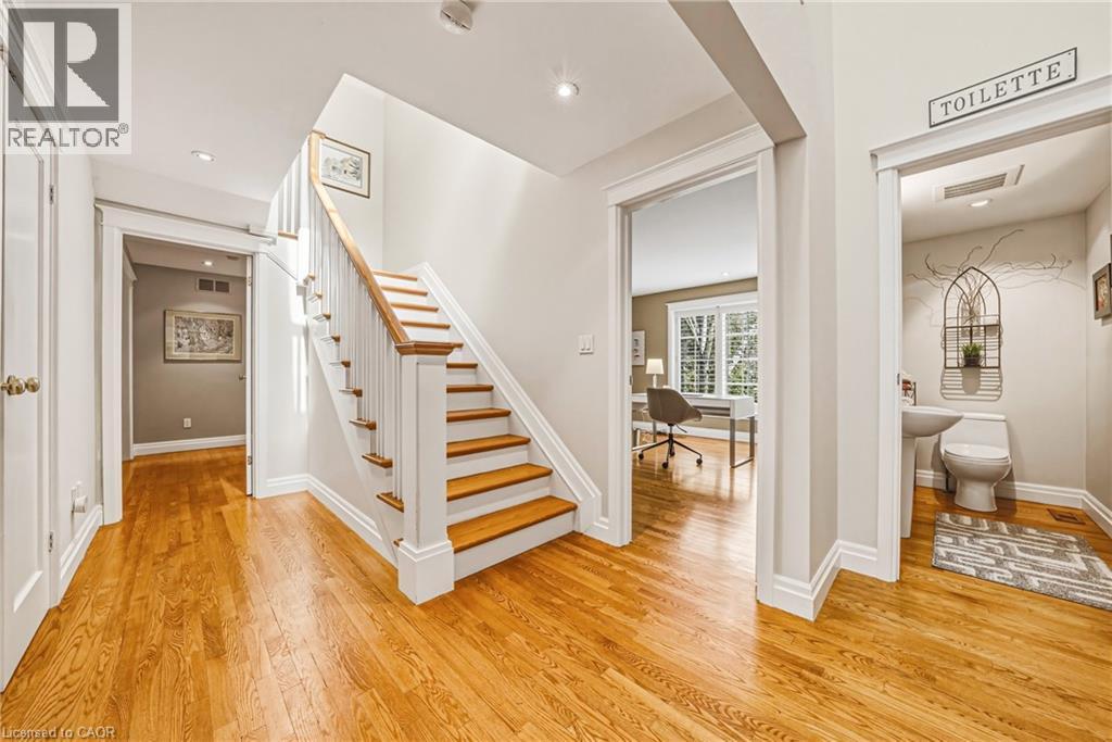 7 Colonial Crescent, Oakville, Ontario  L6J 4K8 - Photo 31 - 40819542