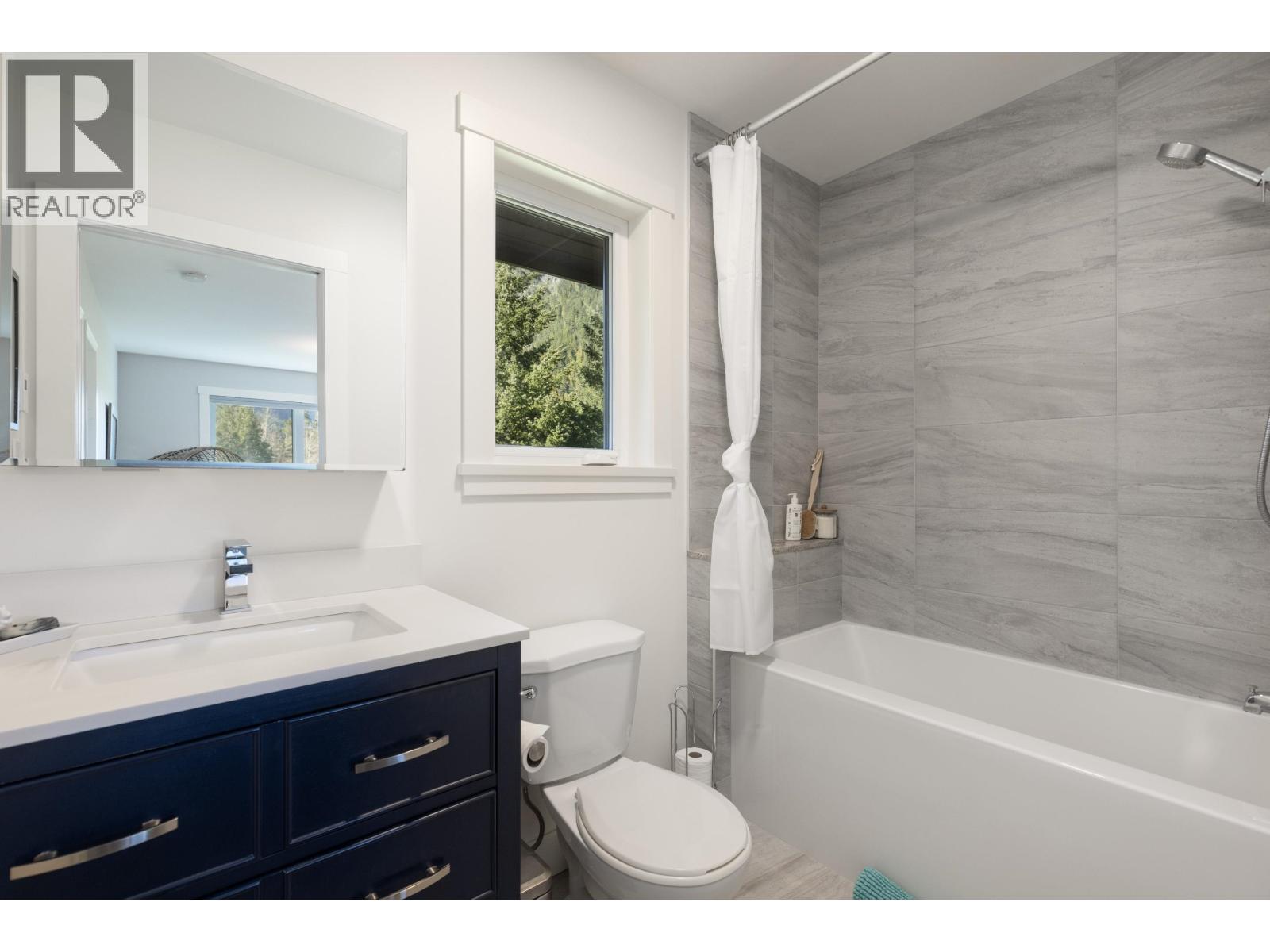 780 Green Road, Pemberton, British Columbia  V0N 2L2 - Photo 25 - R3112514