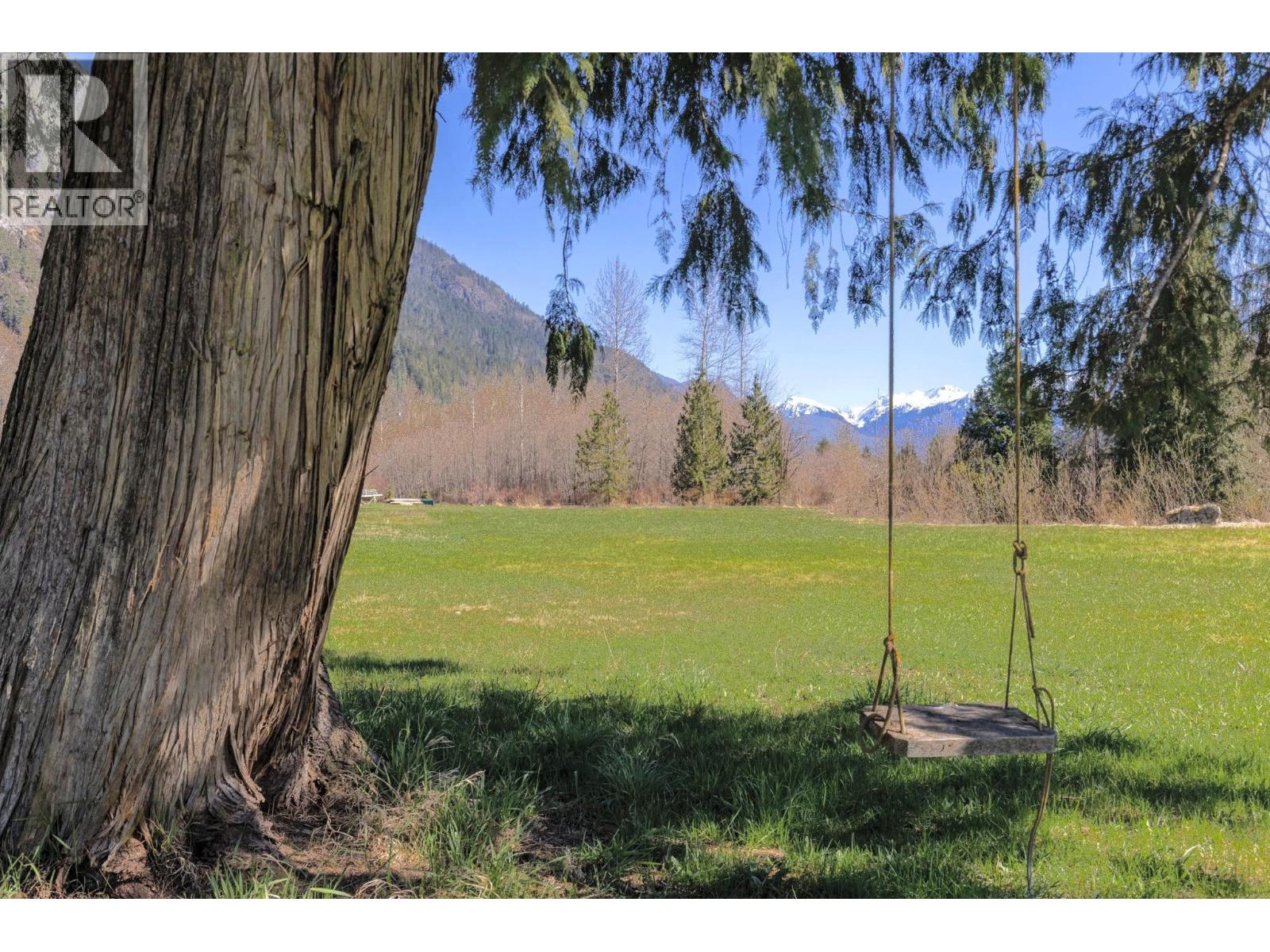 780 Green Road, Pemberton, British Columbia  V0N 2L2 - Photo 18 - R3112514