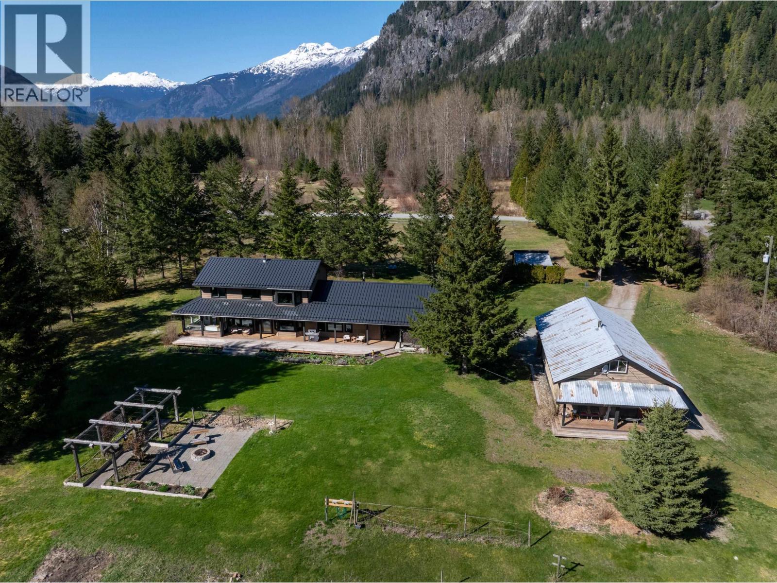 780 Green Road, Pemberton, British Columbia  V0N 2L2 - Photo 34 - R3112514