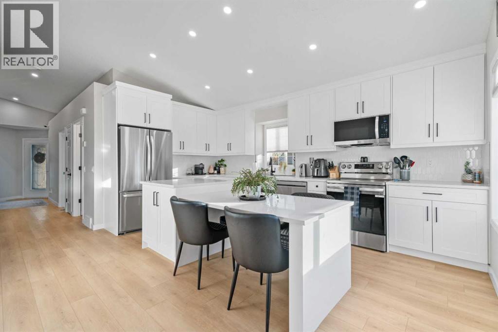 117 Rocky Ridge Landing Nw, Calgary, Alberta  t3g 4h5 - Photo 12 - A2293275