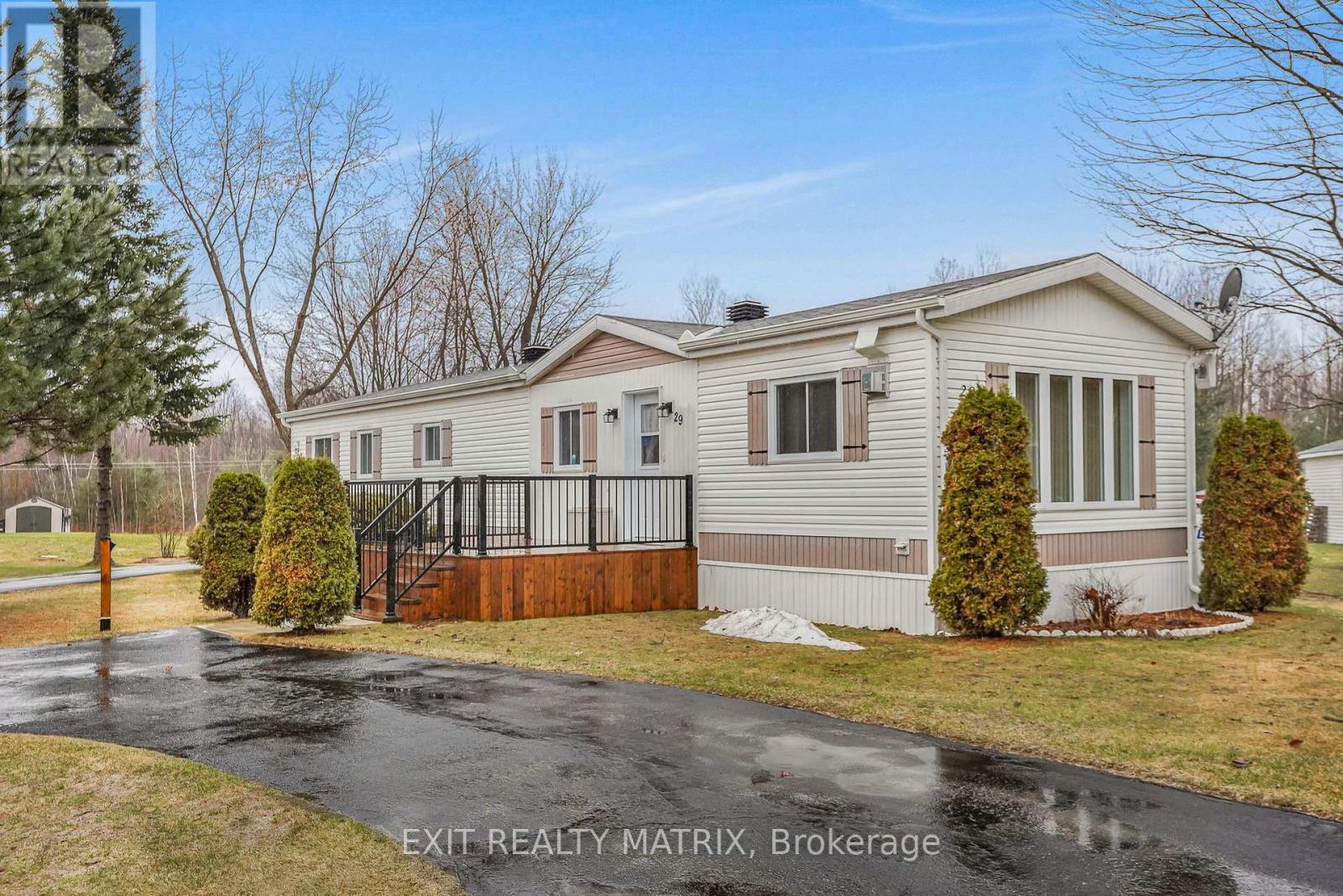 29-5279 County Rd 17 Road, Alfred And Plantagenet, Ontario  K0B 1A0 - Photo 2 - X13011066