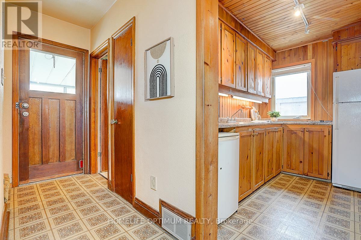 16 Ayre Point Road, Toronto, Ontario  M1M 1G5 - Photo 15 - E12962638